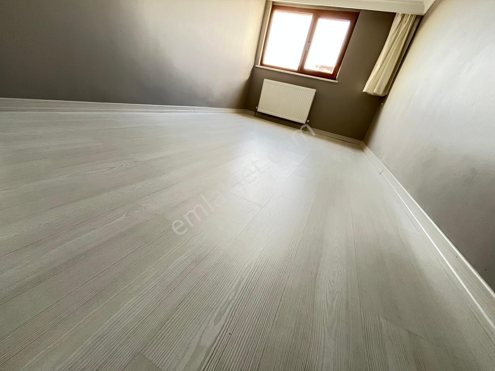 Adil Mahallesinde 2+1 Bekara Uygun Teraslı Tertemiz Ve Bakımlı Çatı Katı Daire - Görsel 8