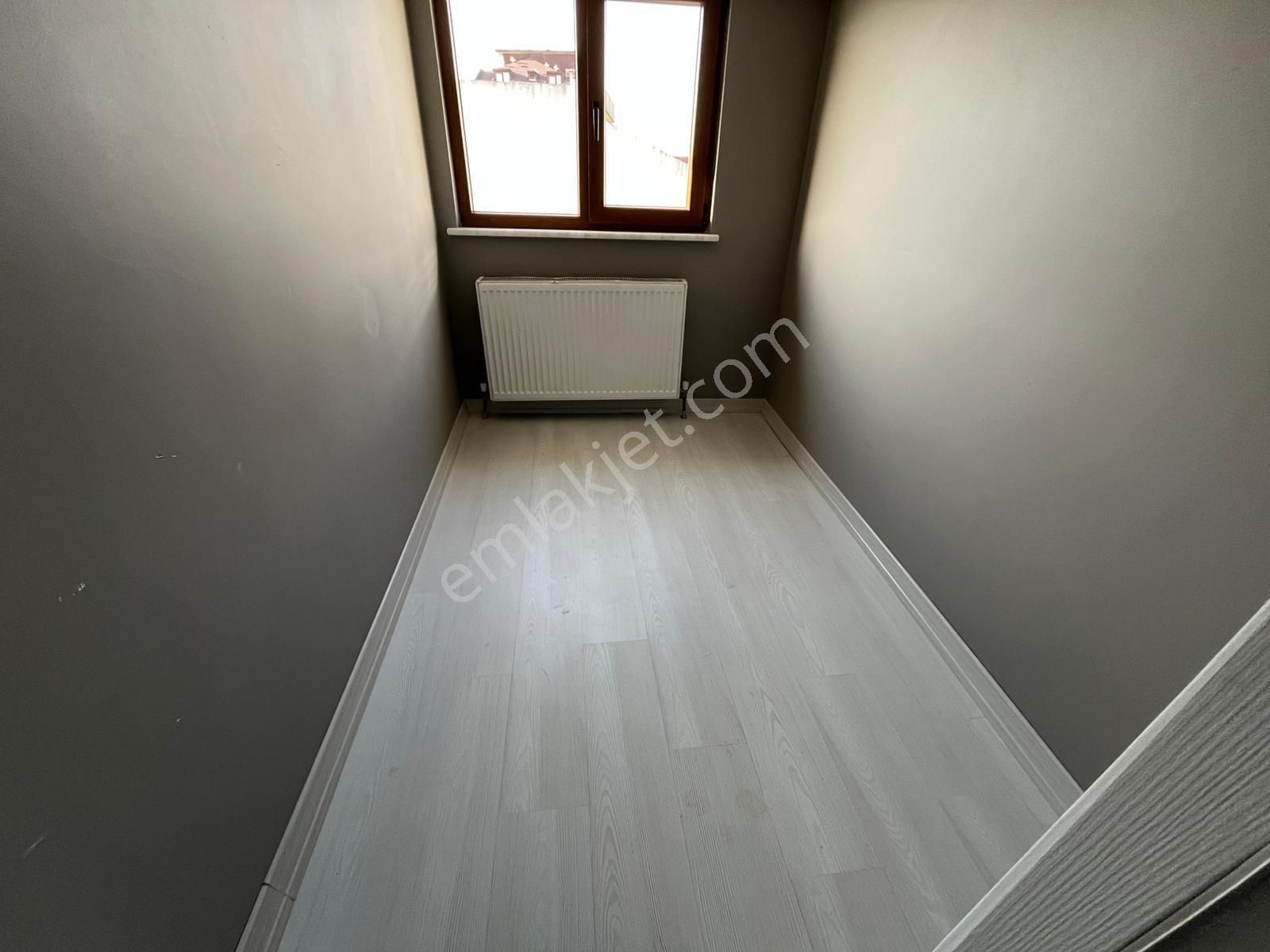 Adil Mahallesinde 2+1 Bekara Uygun Teraslı Tertemiz Ve Bakımlı Çatı Katı Daire - Görsel 11