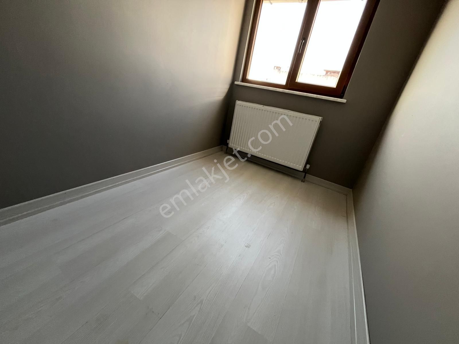 Adil Mahallesinde 2+1 Bekara Uygun Teraslı Tertemiz Ve Bakımlı Çatı Katı Daire - Görsel 16