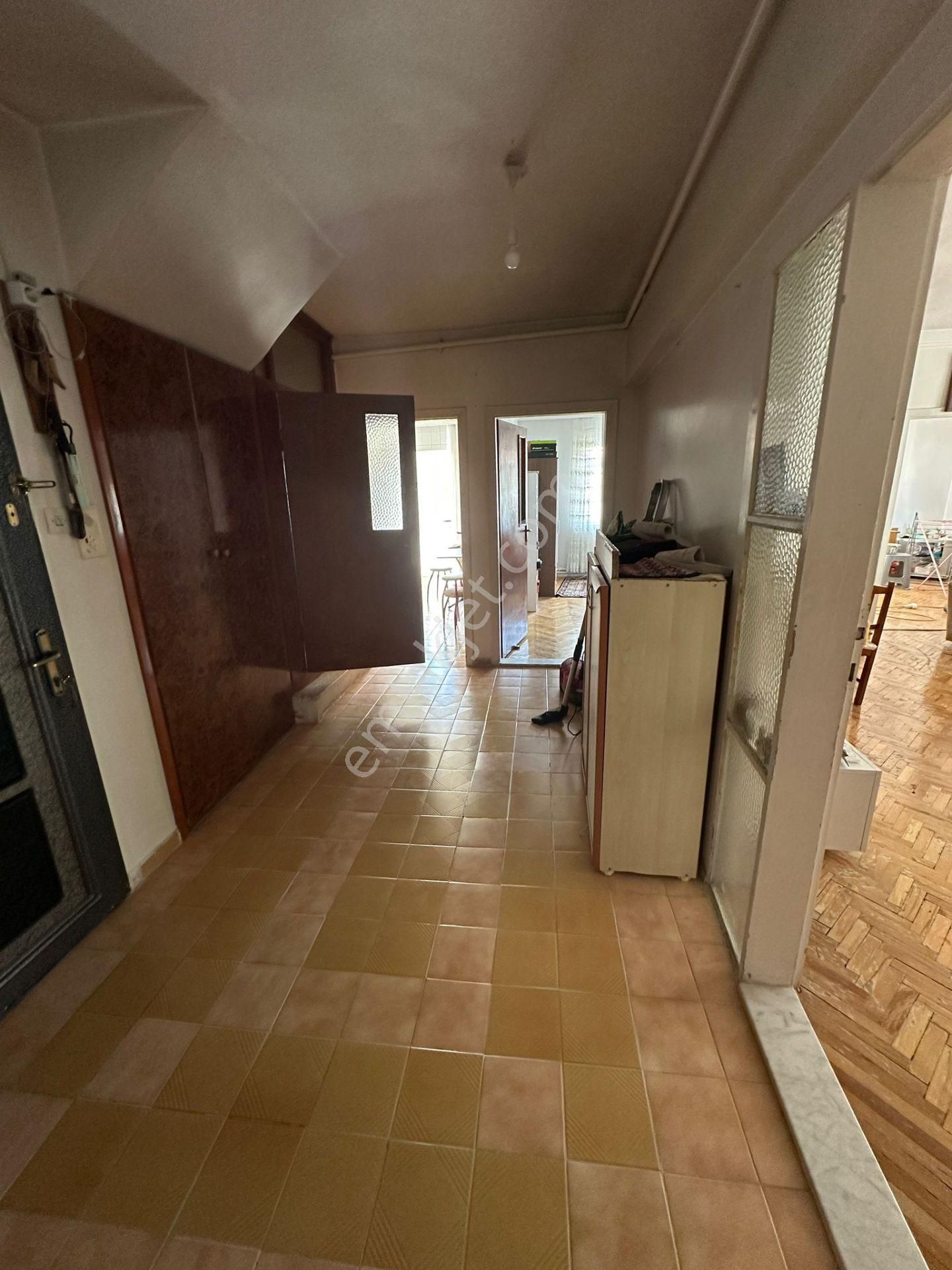 Kartaltepe Mahallesinde Salı Pazarına 50 Metre Mesafede 6+1 Dubleks Daire