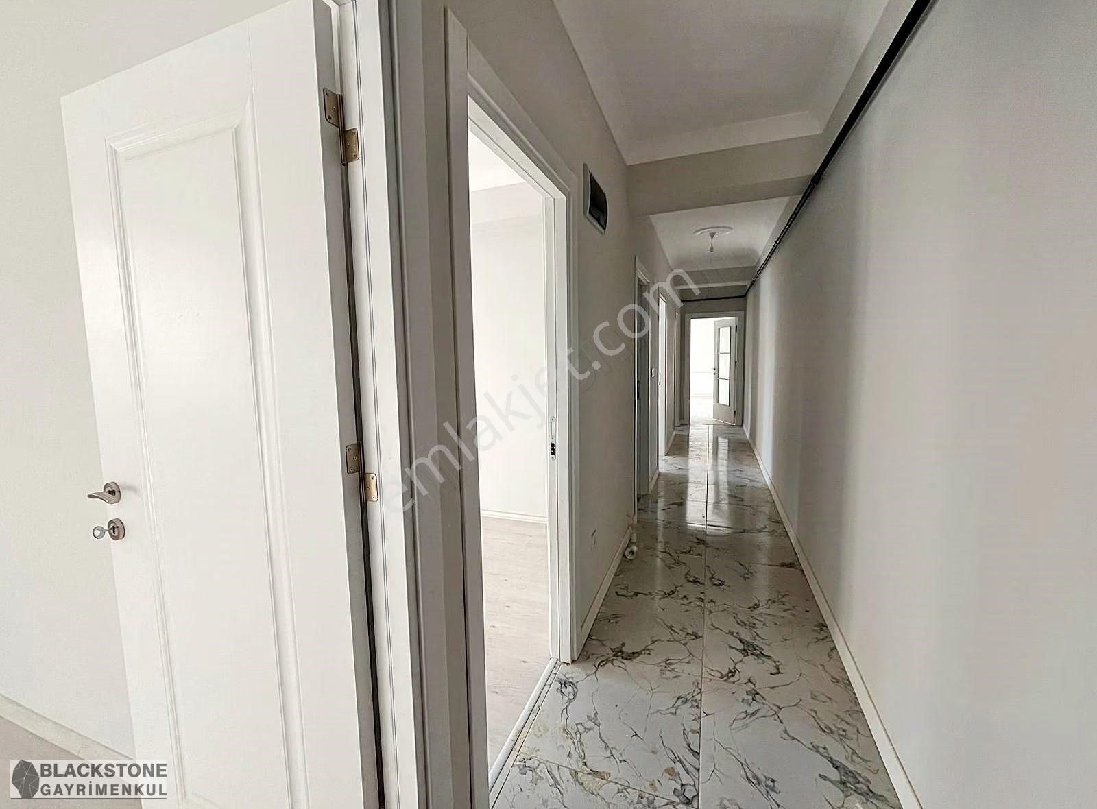 Blackstone'dan Merve Mah. Satılık Otoparklı 3+1 Bahçe Katı - Görsel 24