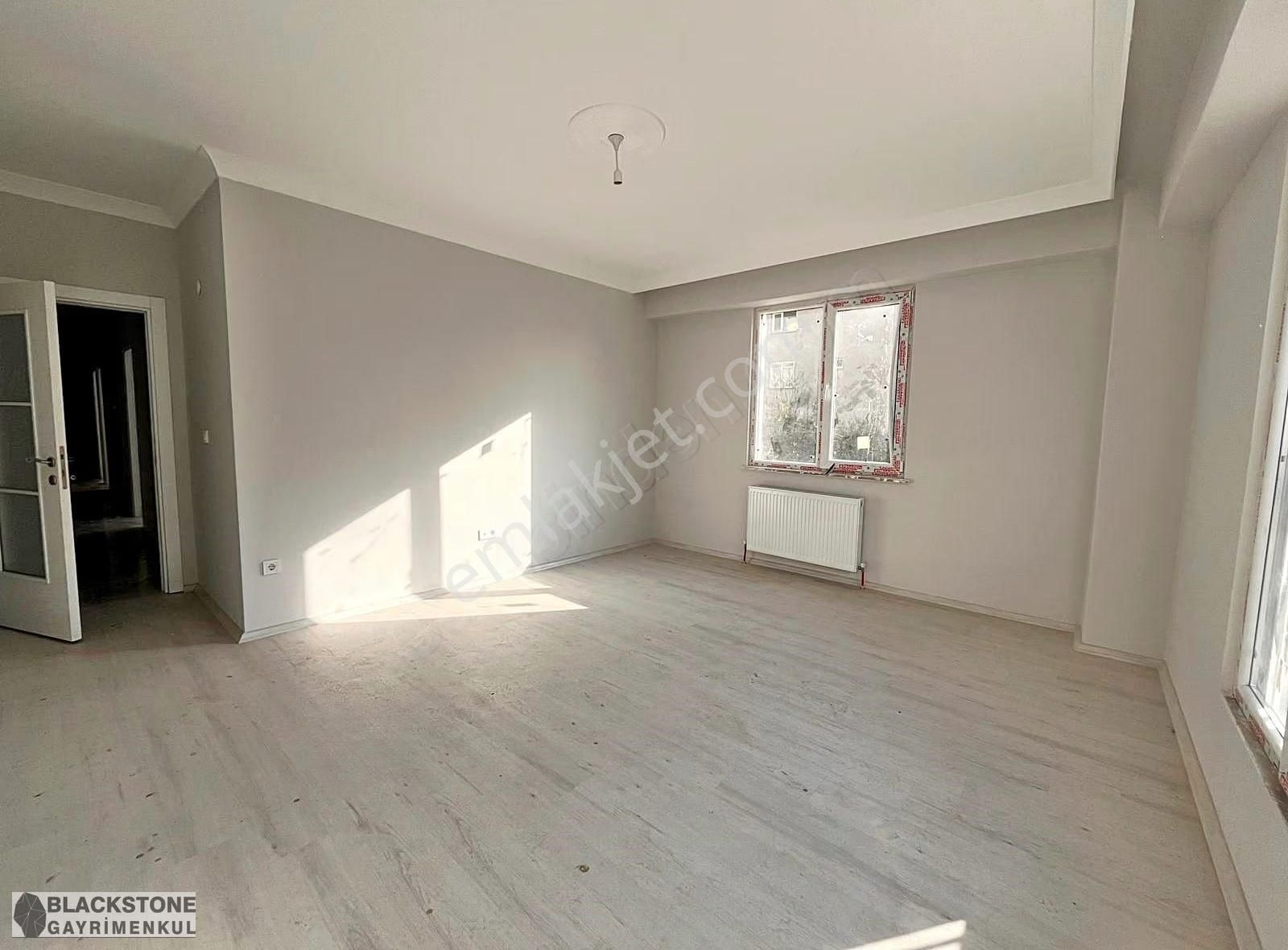 Blackstone'dan Merve Mah. Satılık Otoparklı 3+1 Bahçe Katı - Görsel 2