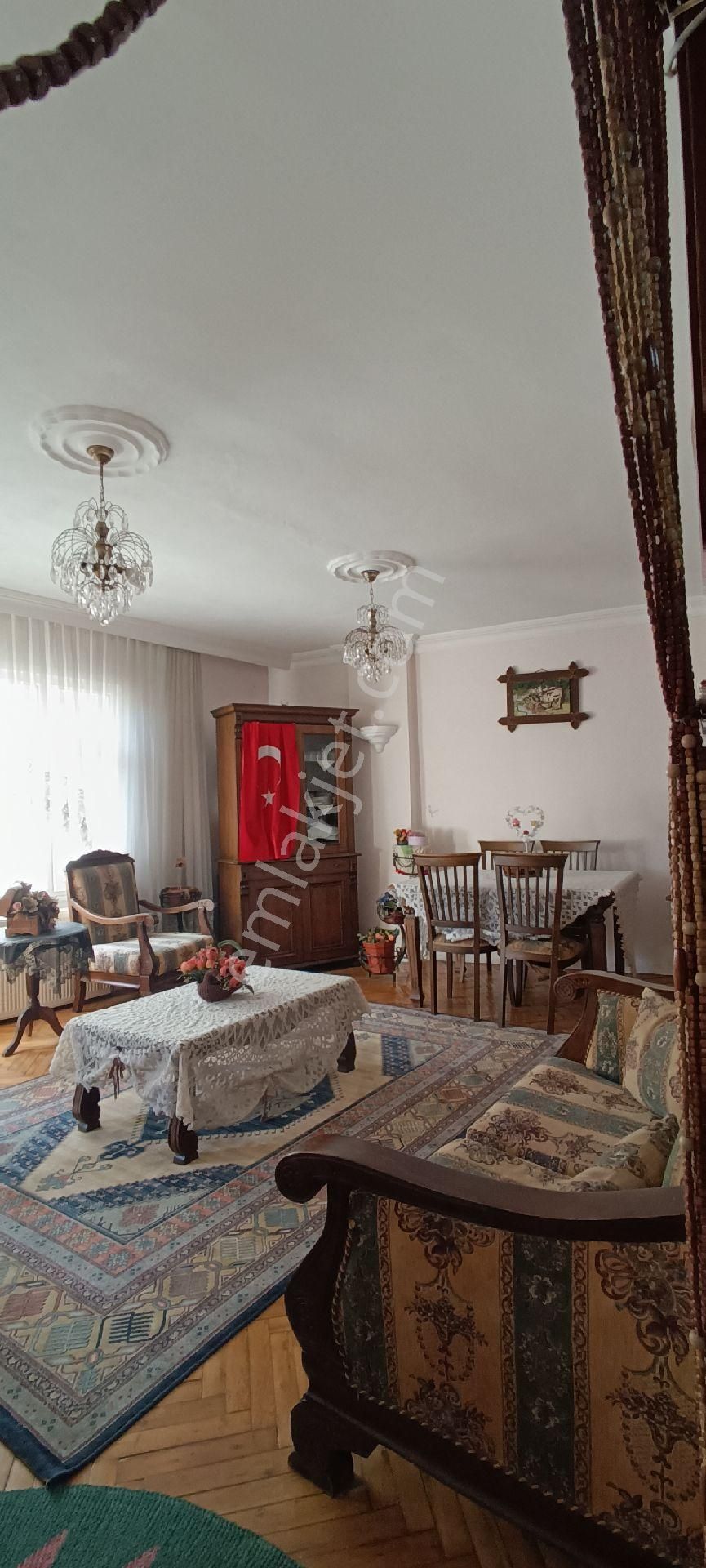 Küçükköy Merkezde Satılık 3+1 Geniş Daire - Görsel 4