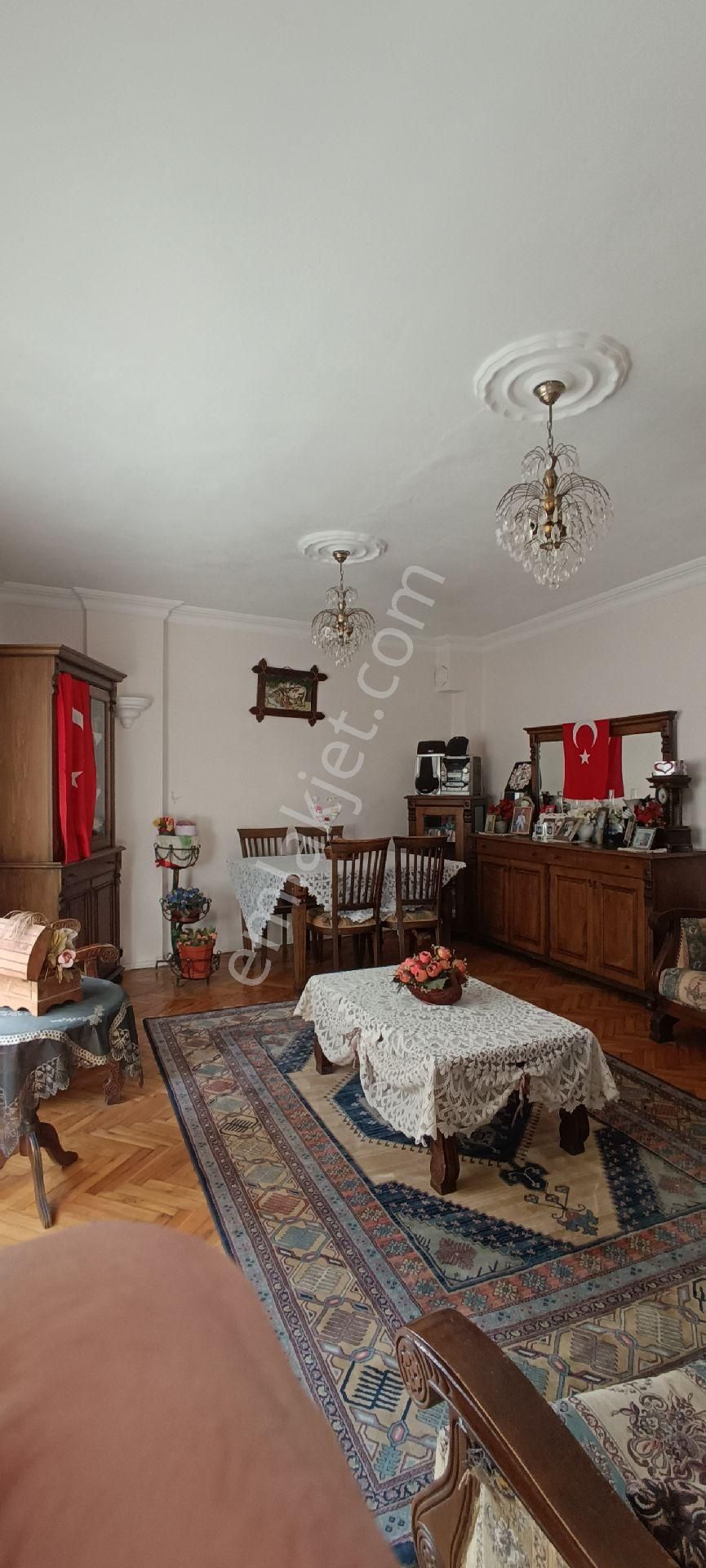 Küçükköy Merkezde Satılık 3+1 Geniş Daire - Görsel 8