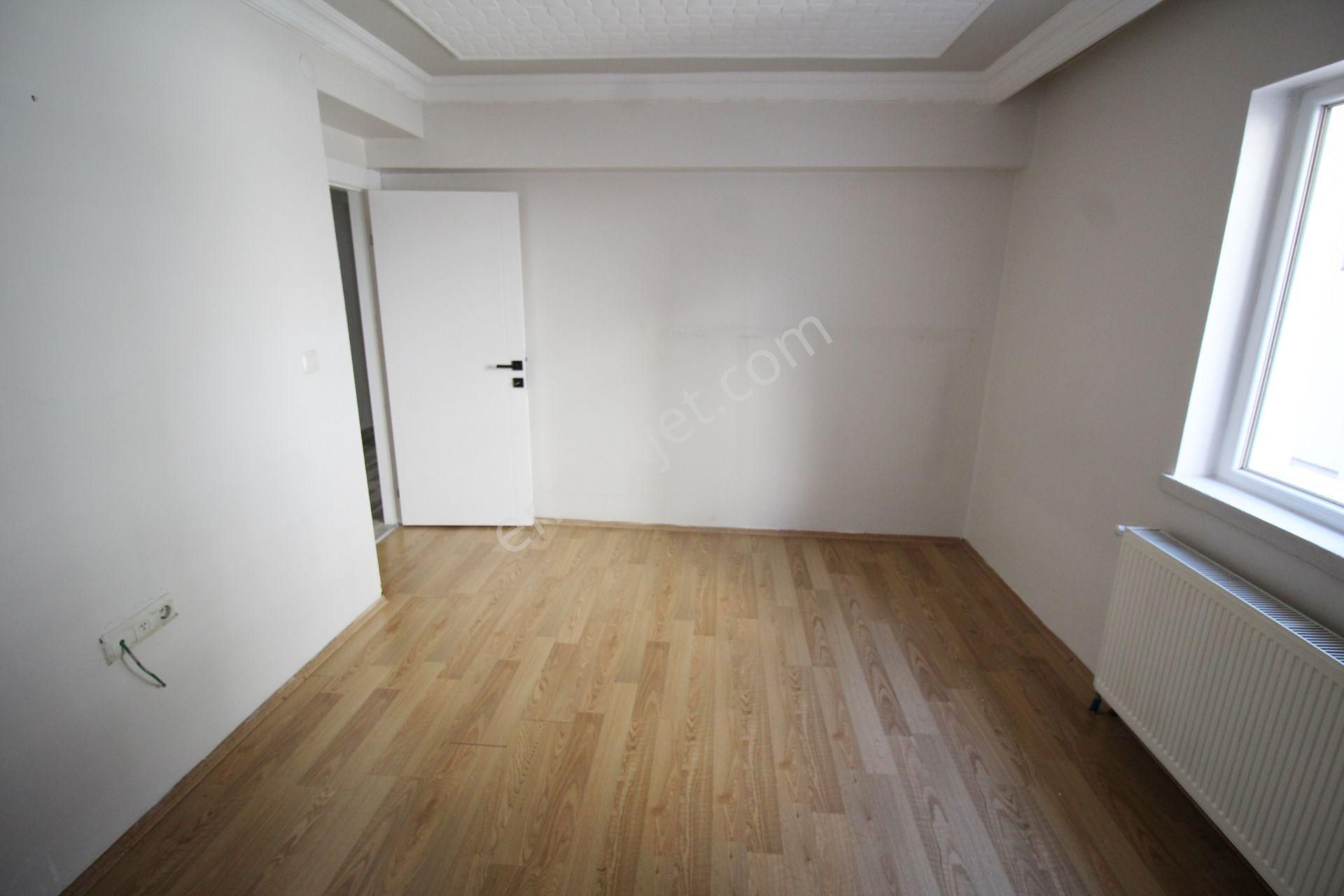 Krc'den Şahintepe Mahallesinde Caddeye 2 Bina Mesafede 3+1 Kiralık Daire - Görsel 7