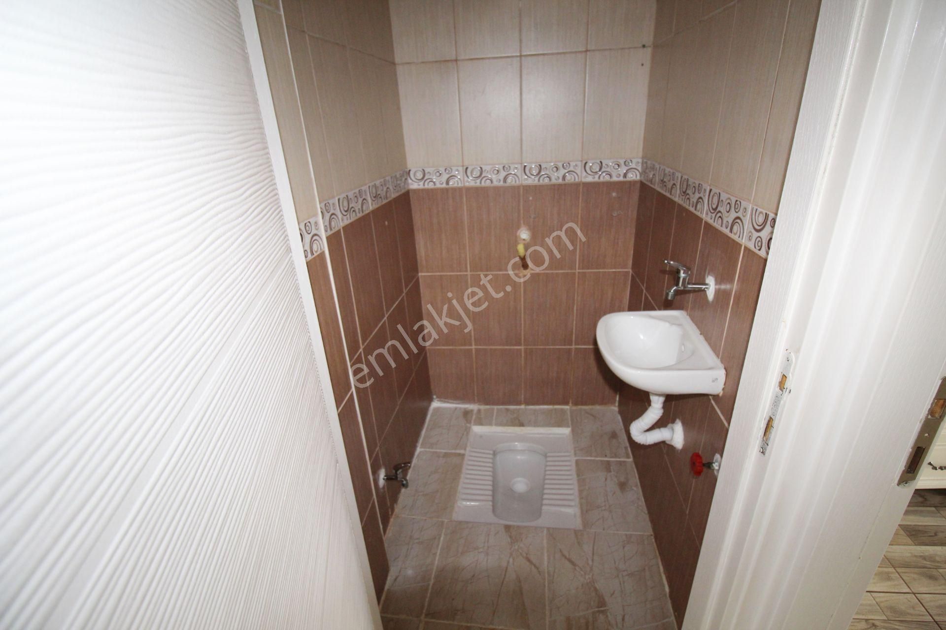 Krc'den Şahintepe Mahallesinde Caddeye 2 Bina Mesafede 3+1 Kiralık Daire - Görsel 15