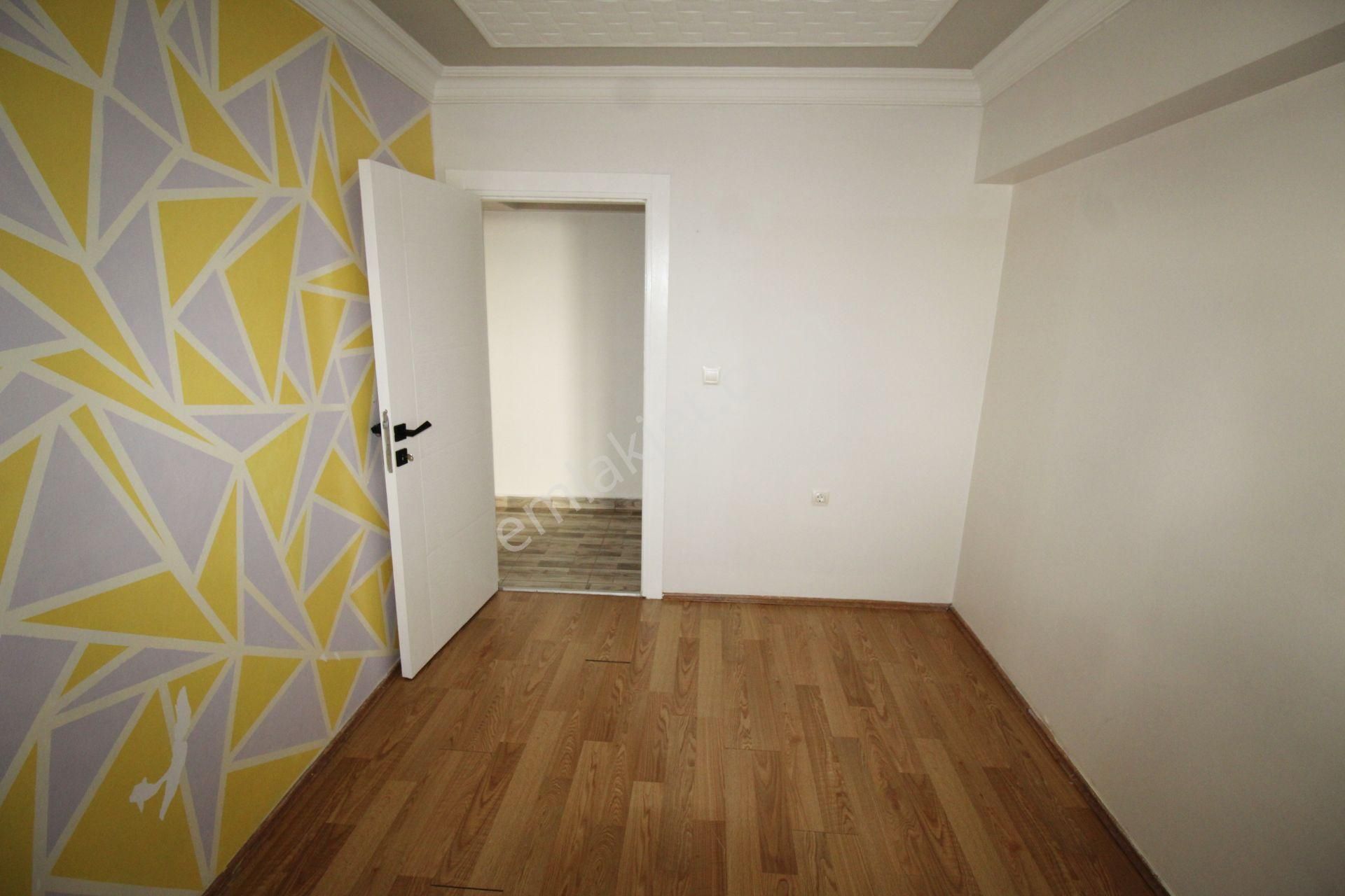 Krc'den Şahintepe Mahallesinde Caddeye 2 Bina Mesafede 3+1 Kiralık Daire - Görsel 9