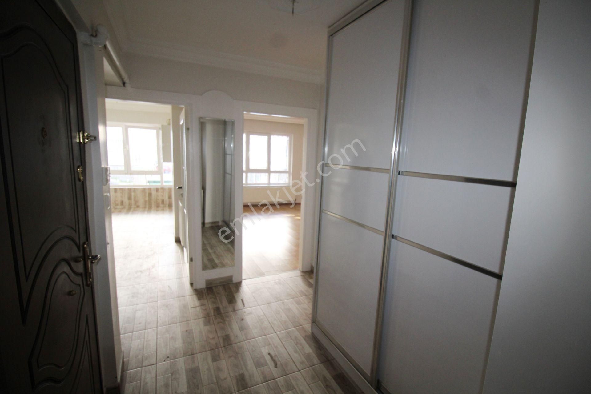 Krc'den Şahintepe Mahallesinde Caddeye 2 Bina Mesafede 3+1 Kiralık Daire - Görsel 12