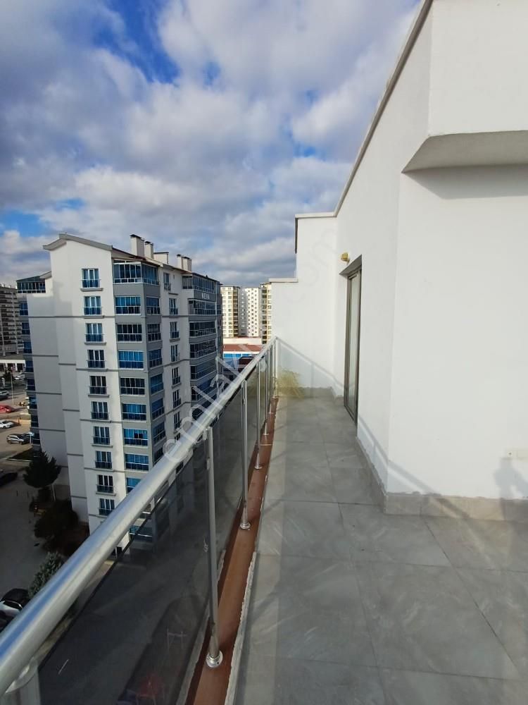 Turyap’tan Teraslı-geniş- Eşyalı 1+1 Dubleks Daire - Görsel 18