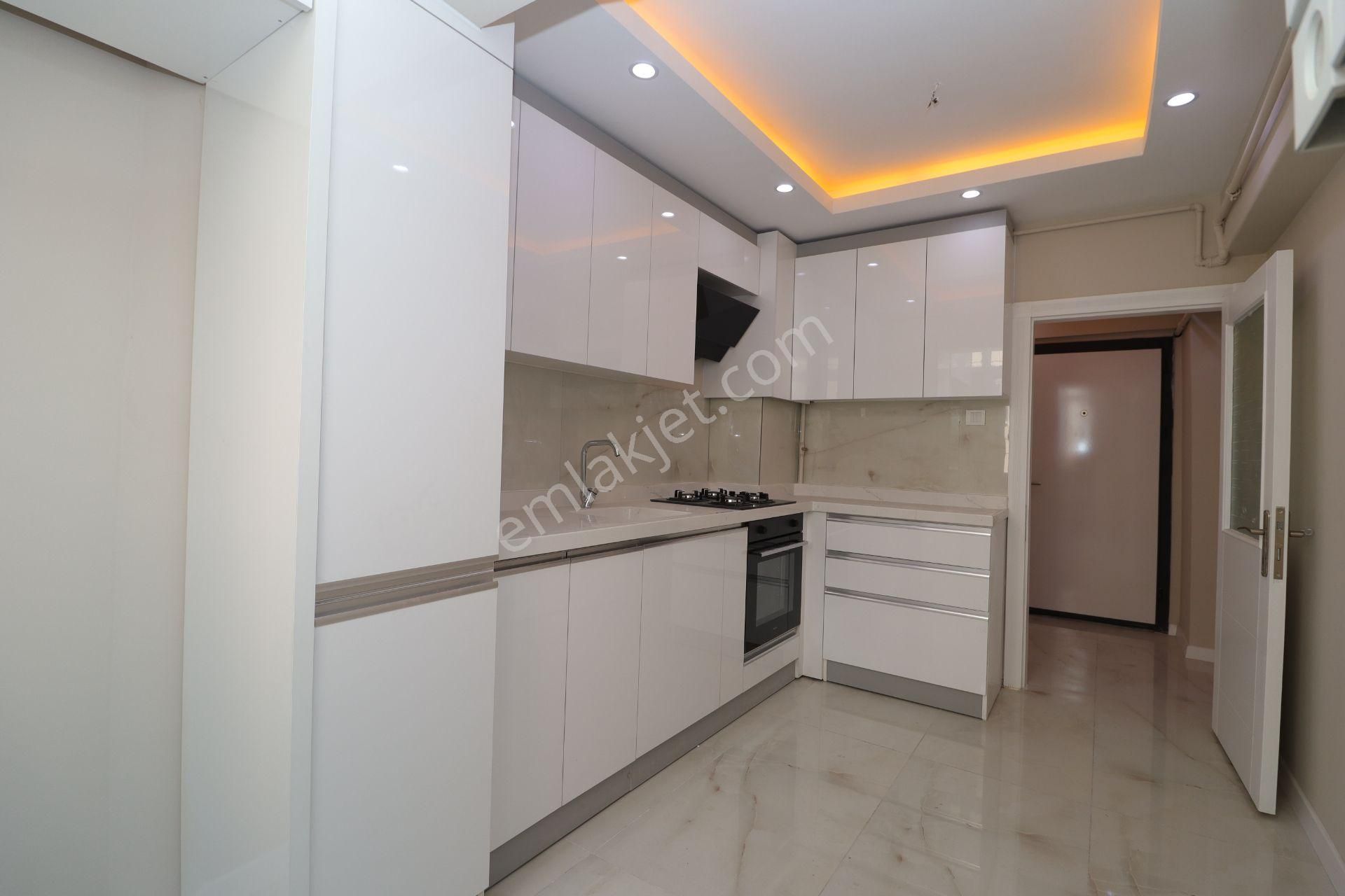 Akif'ten 30 Ağustos'ta 3+1 Ara Kat G/b Cephe Satılık Daire - Görsel 2