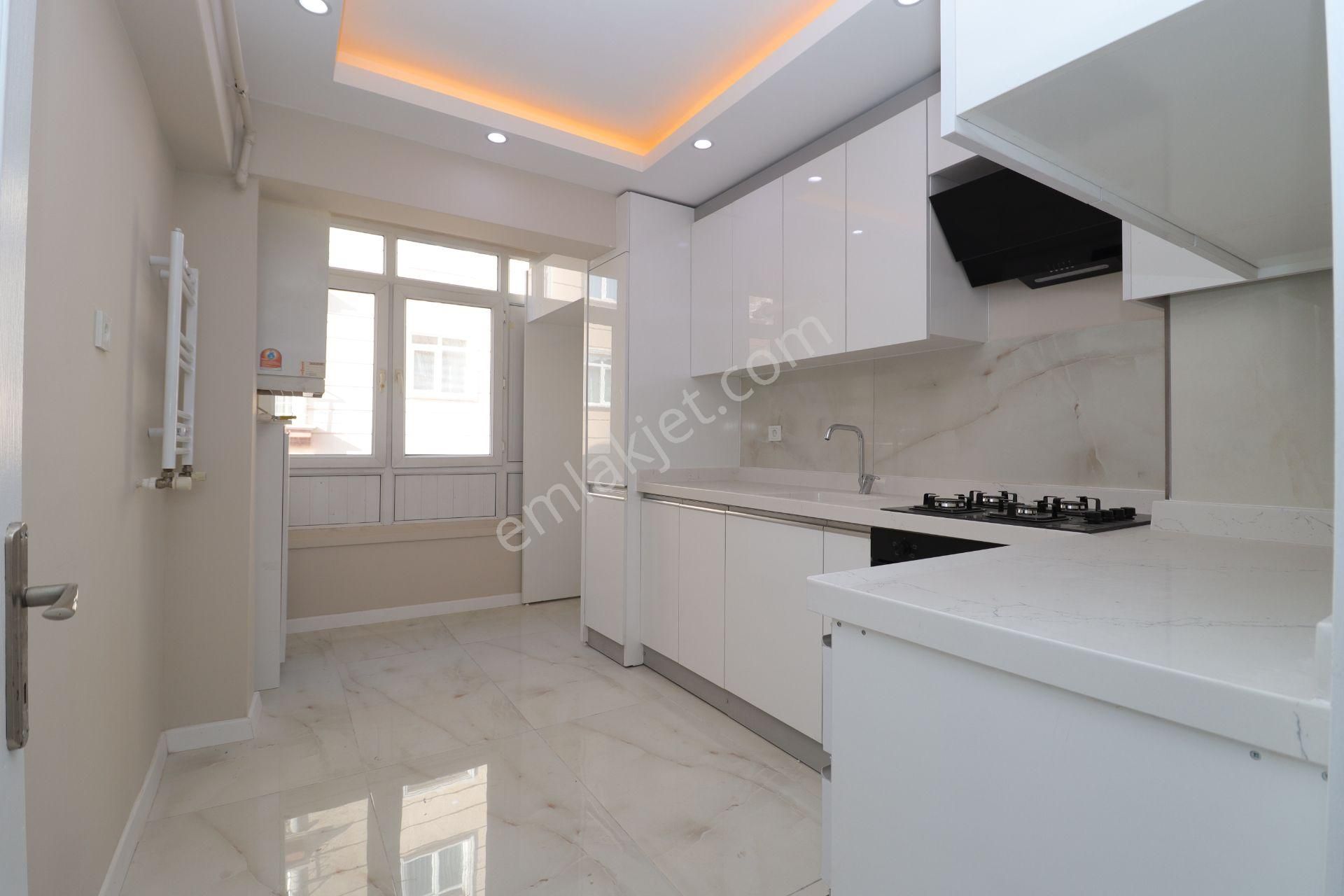 Akif'ten 30 Ağustos'ta 3+1 Ara Kat G/b Cephe Satılık Daire - Görsel 4