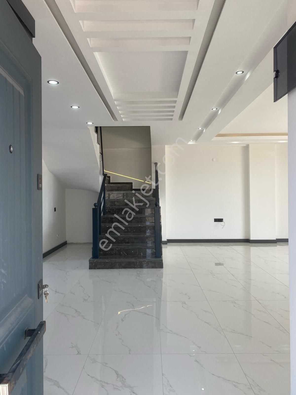 Efeler’de Havuzlu 3+1 Merkezi Konum Müstakil Villa - Görsel 20