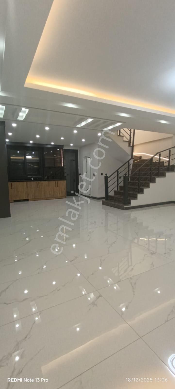 Efeler’de Havuzlu 3+1 Merkezi Konum Müstakil Villa - Görsel 5