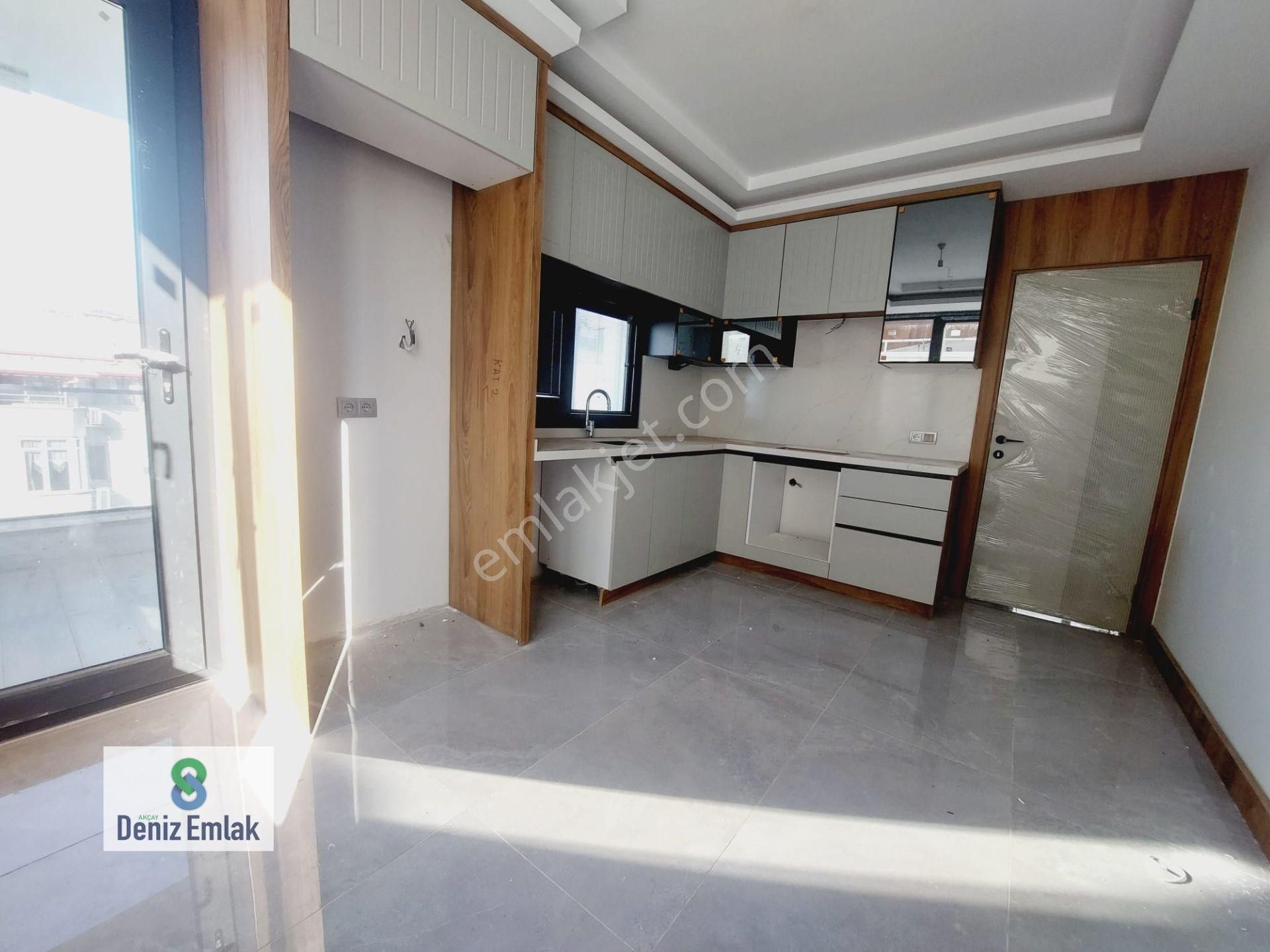 Denizden Akçayda Denize 75 M Ebeveynli Satılık 3+1 Daire. - Görsel 26