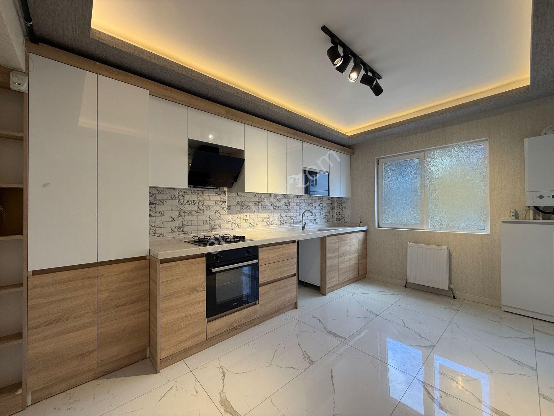 İstasyon Emlak'tan Merkezi Konum'da 3+1 1.arakatta Kombi Petek Cam Balkonlu Satılık Daire - Görsel 3