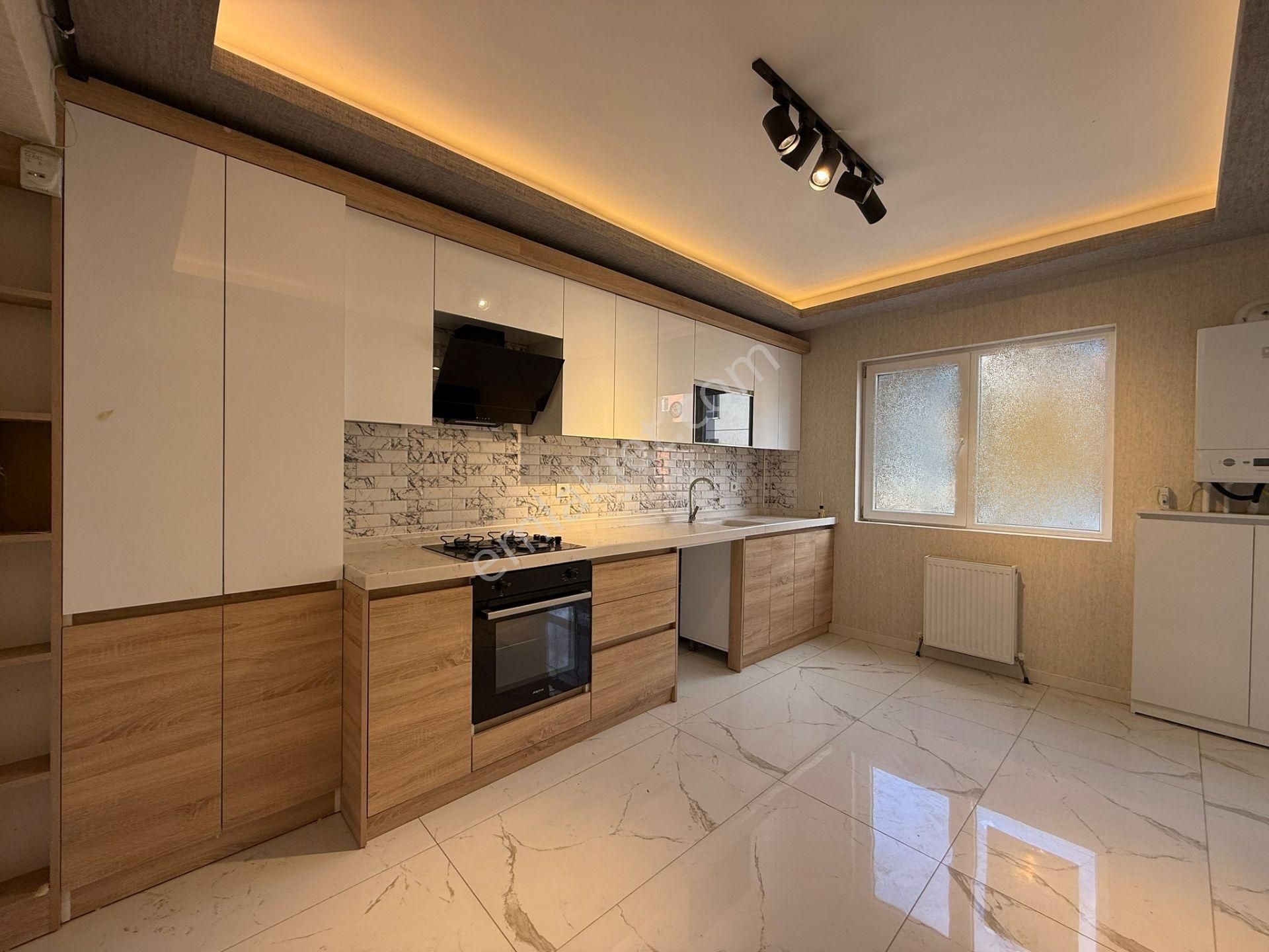 İstasyon Emlak'tan Merkezi Konum'da 3+1 1.arakatta Kombi Petek Cam Balkonlu Satılık Daire - Görsel 4