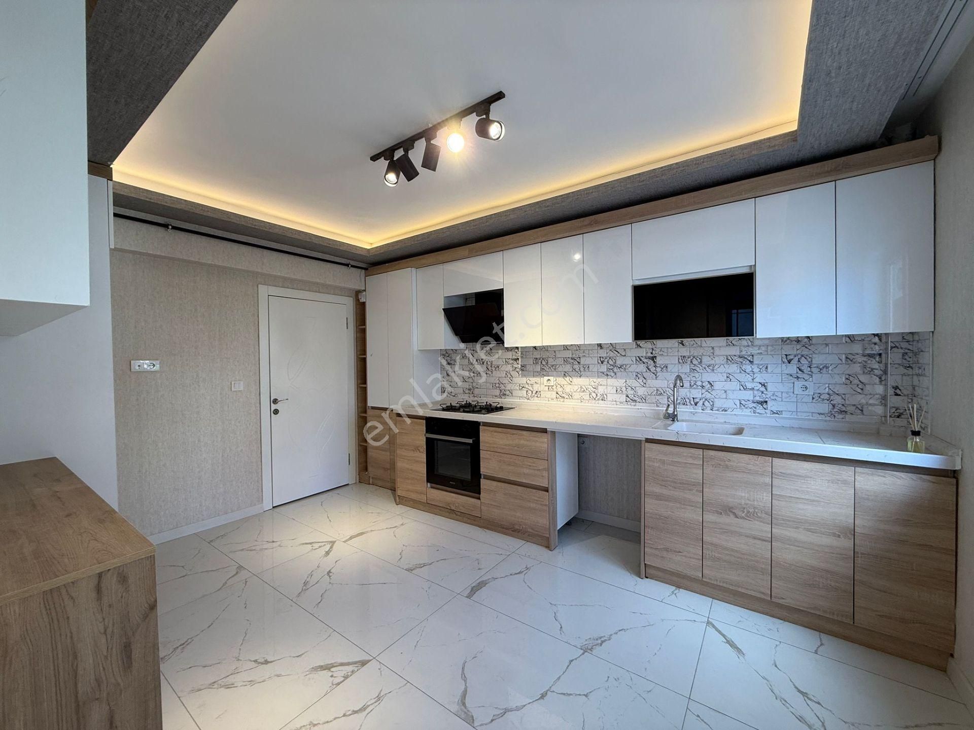 İstasyon Emlak'tan Merkezi Konum'da 3+1 1.arakatta Kombi Petek Cam Balkonlu Satılık Daire