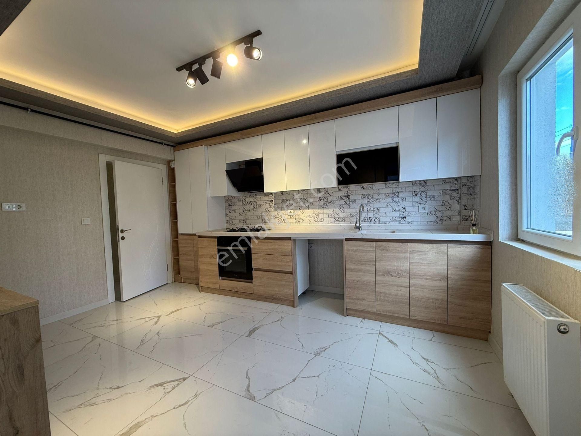 İstasyon Emlak'tan Merkezi Konum'da 3+1 1.arakatta Kombi Petek Cam Balkonlu Satılık Daire - Görsel 2