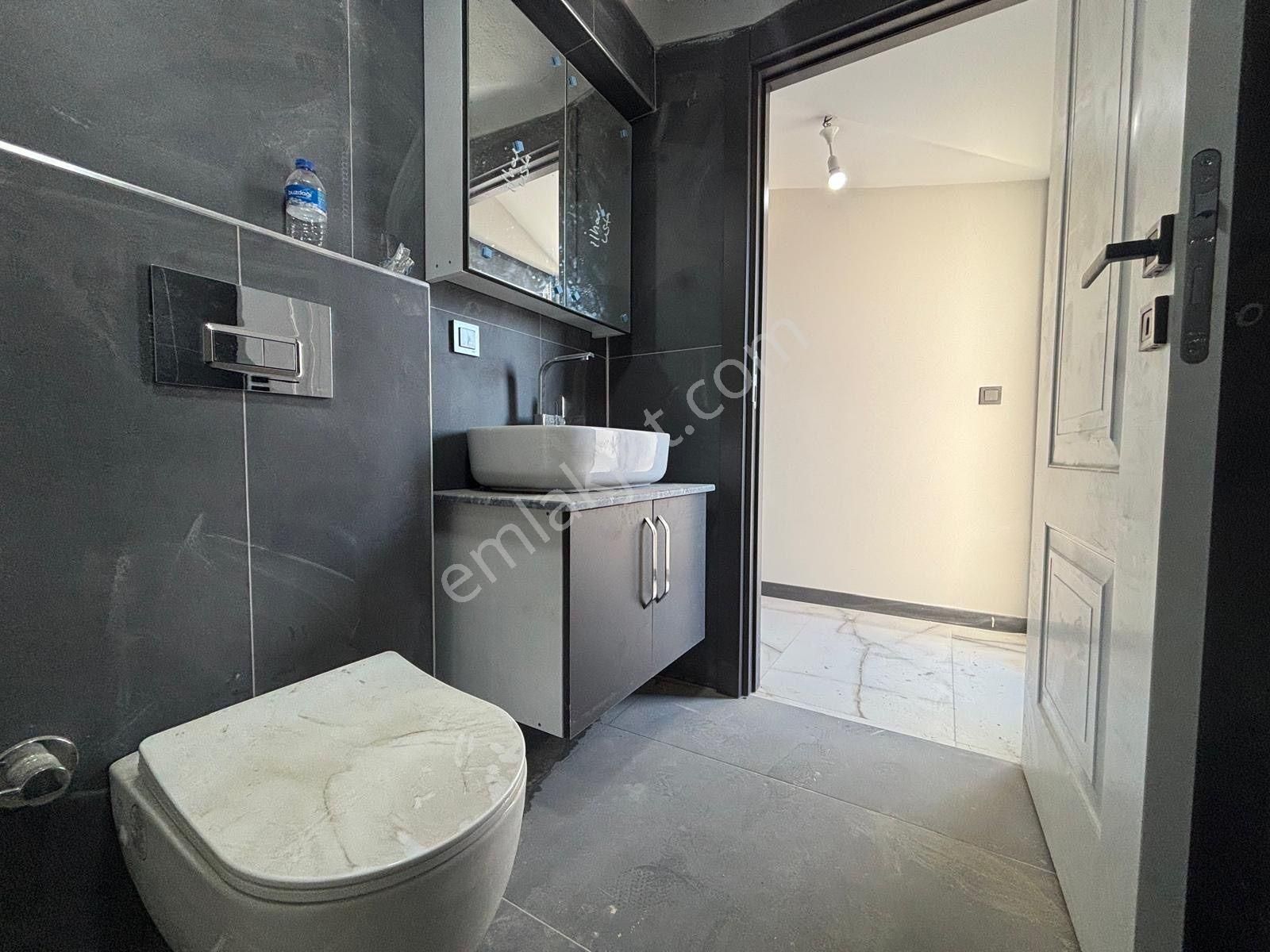 Mera Emlaktan Kadıköy Mh. Y. Isıtmalı 3+1 Sıfır Ultralüx Daire - Görsel 9