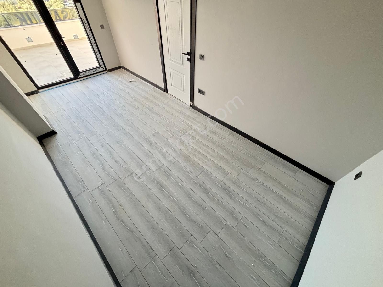 Mera Emlaktan Kadıköy Mh. Y. Isıtmalı 3+1 Sıfır Ultralüx Daire - Görsel 2