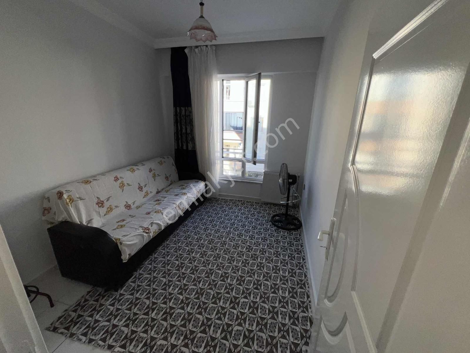 Binevlerde Mükemmel Konumda Çok Uygun Satılık 2+0 Rezidans - Görsel 3