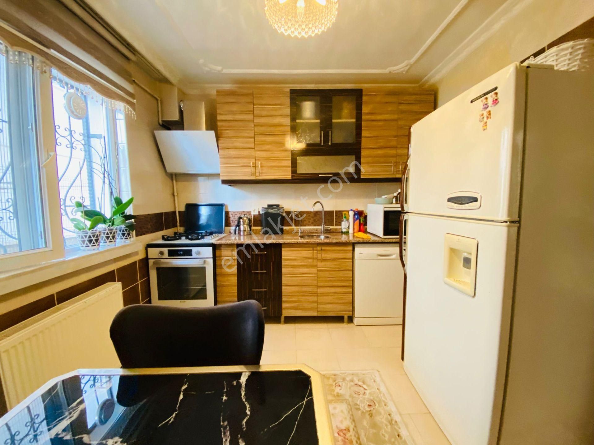 Demirlibahçe Tren İstasyonu Dibi 3+1 Yapılı Kilerli Satılık Daire !!! - Görsel 2