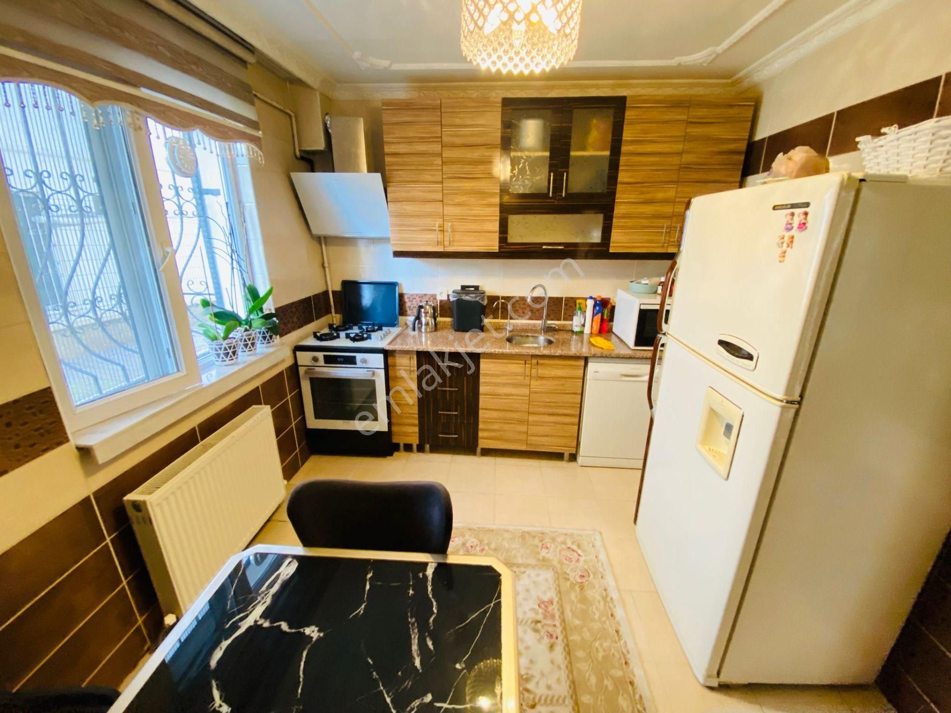 Demirlibahçe Tren İstasyonu Dibi 3+1 Yapılı Kilerli Satılık Daire !!! - Görsel 4