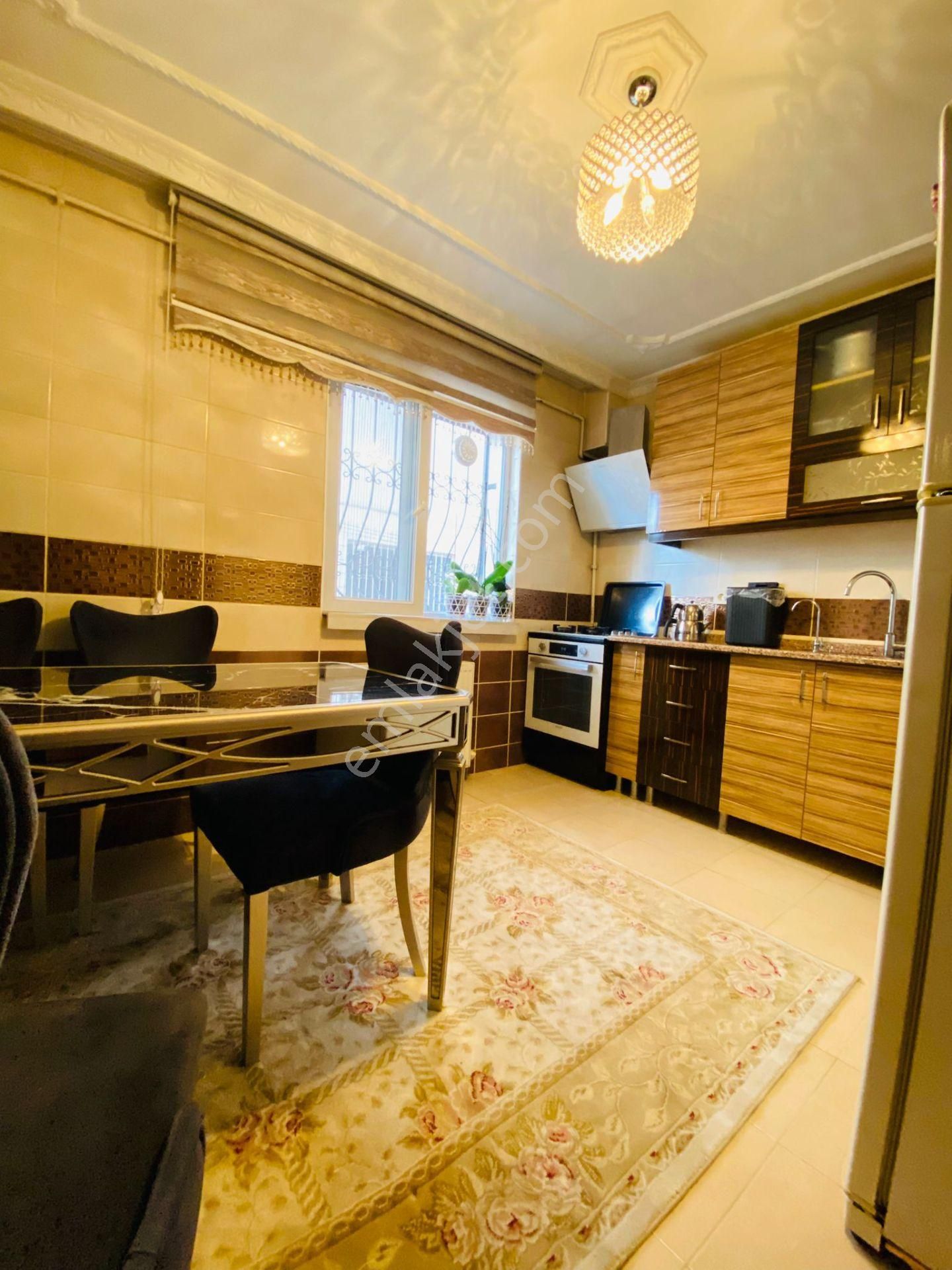 Demirlibahçe Tren İstasyonu Dibi 3+1 Yapılı Kilerli Satılık Daire !!!