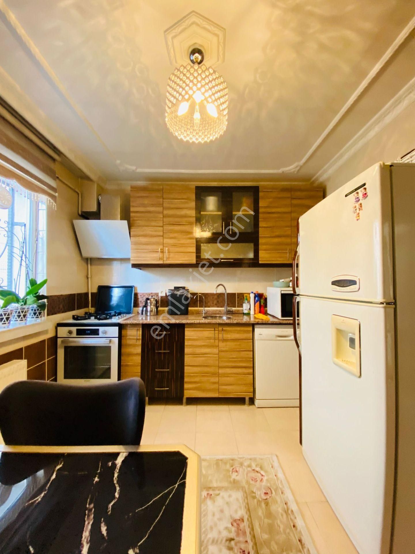 Demirlibahçe Tren İstasyonu Dibi 3+1 Yapılı Kilerli Satılık Daire !!! - Görsel 3