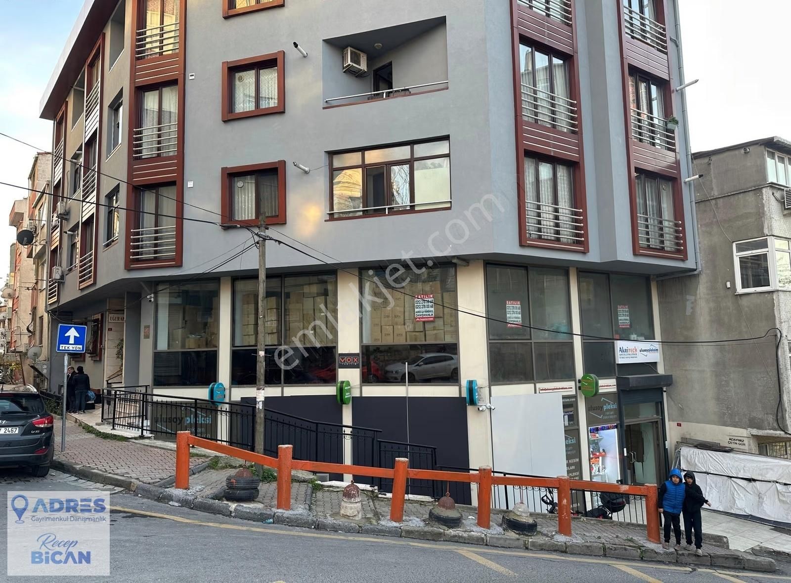 Kağıthane Yahya Kemal Satılık 180m2vitrinli İşyeri-dükkan-mağaza