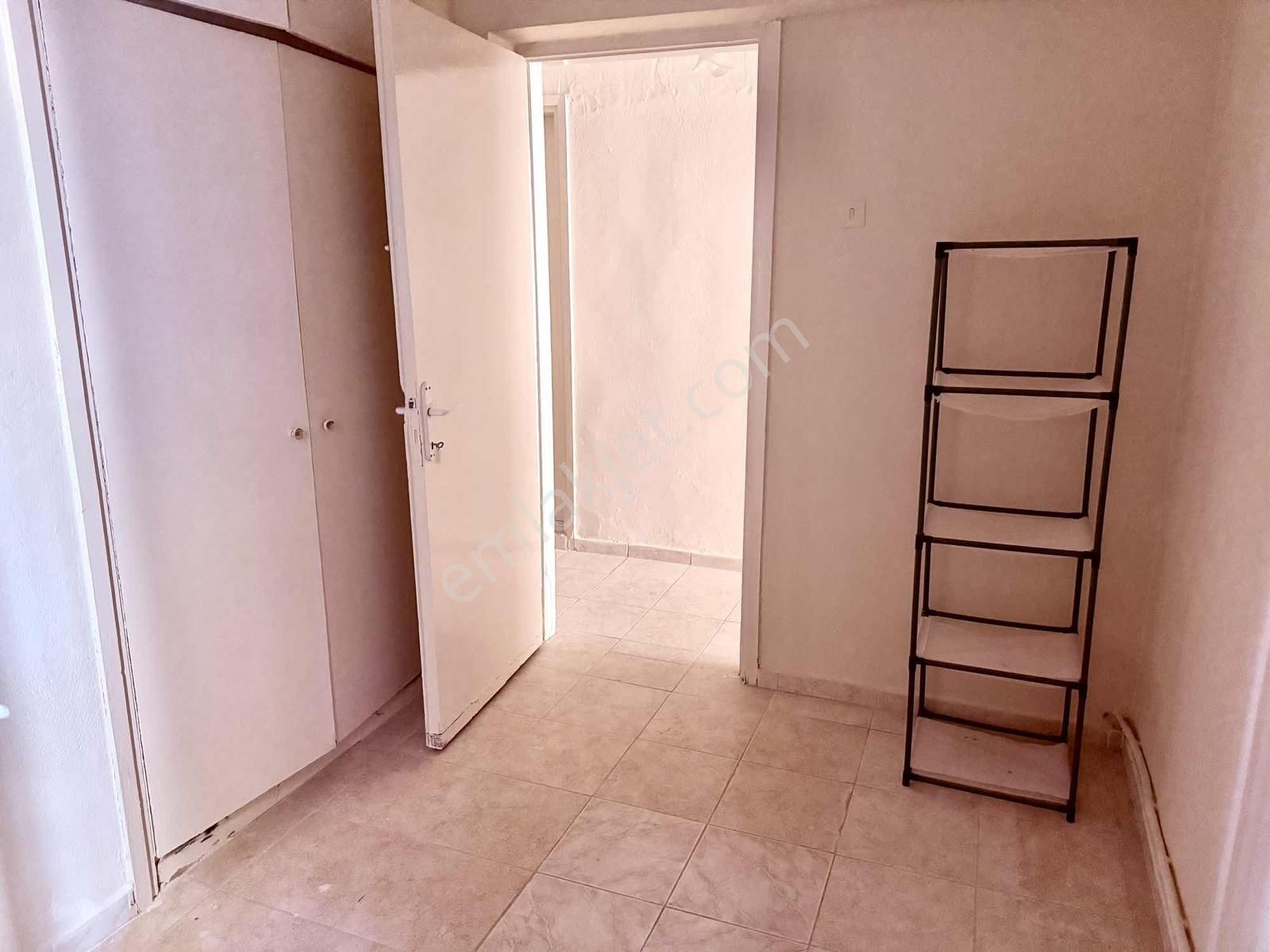 Bornova Erzene Mahallesi 3+1 Kombi Doğalgazlı Kiralık Daire - Görsel 9