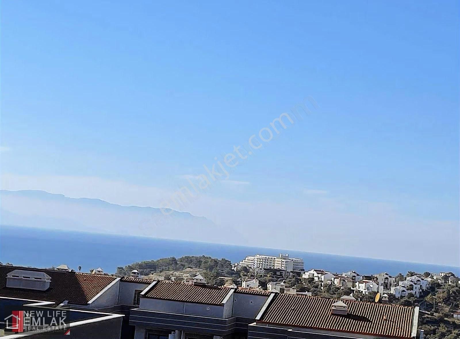 Kuşadasında Muhteşem Deniz Manzaralı 2+1 Satılık Daire