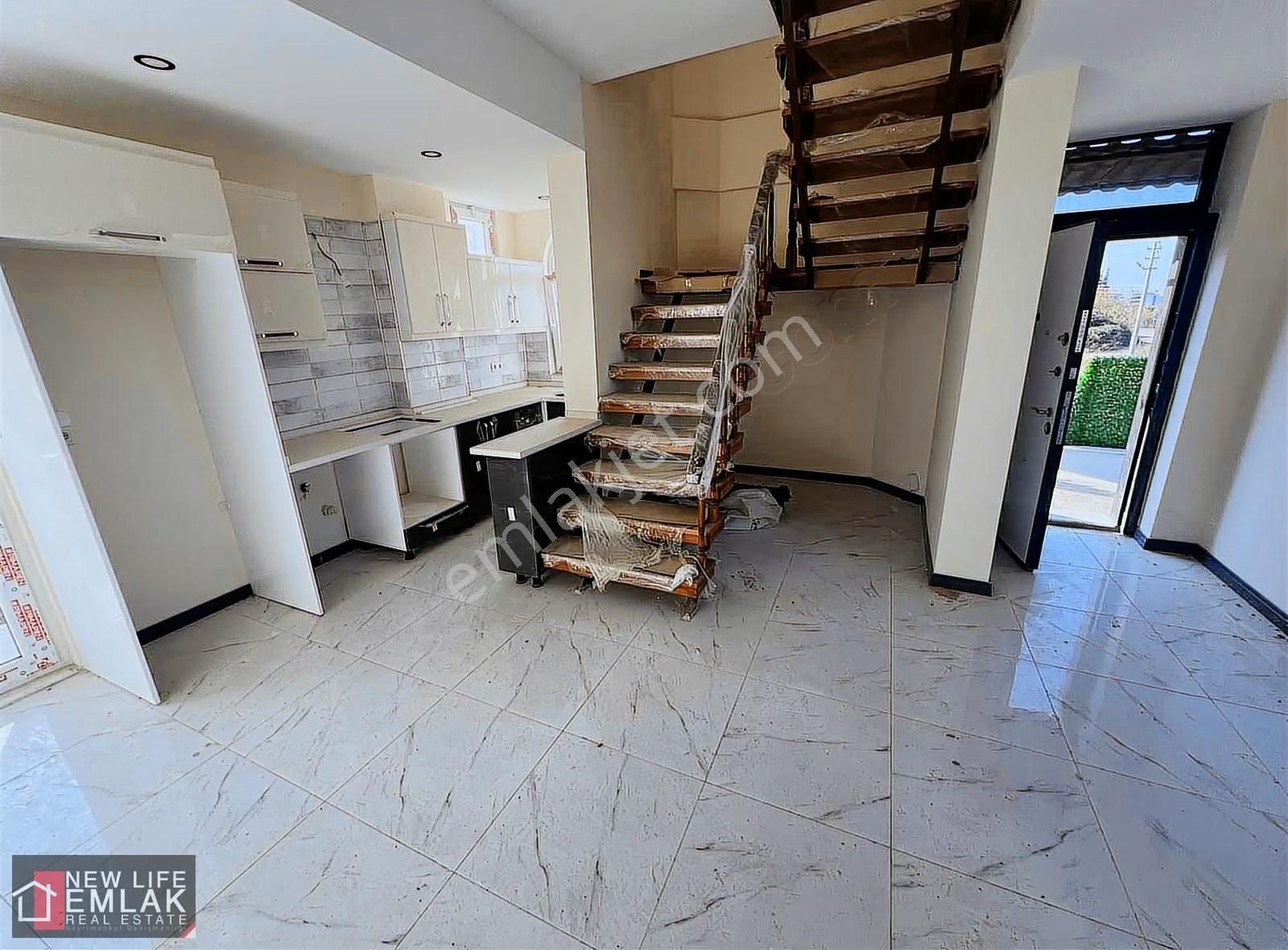 Kuşadası Davutlarda Bahçeli Ön Cephe Uygun Fiyatlı Villa - Görsel 5