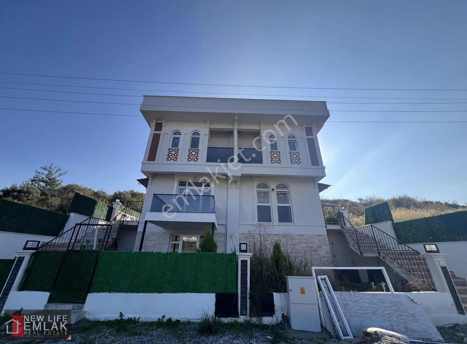 Kuşadası Davutlarda Bahçeli Ön Cephe Uygun Fiyatlı Villa - Görsel 27