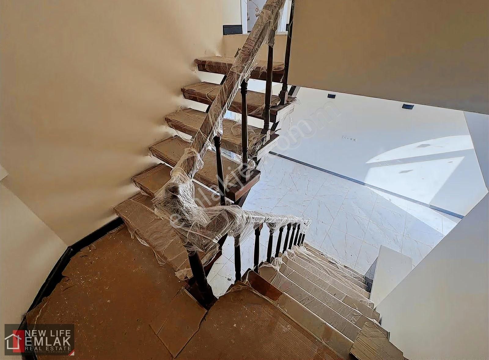 Kuşadası Davutlarda Bahçeli Ön Cephe Uygun Fiyatlı Villa - Görsel 8