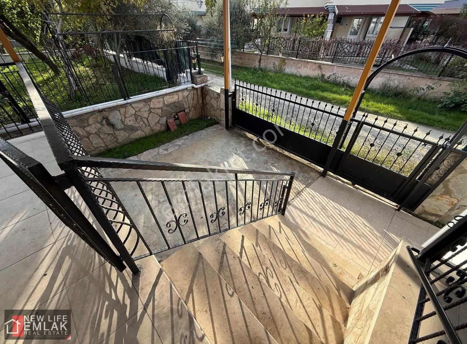 Kuşadası Davutlar Deniz Tarafında Tamamen Müstakil Villa 465m2 - Görsel 10