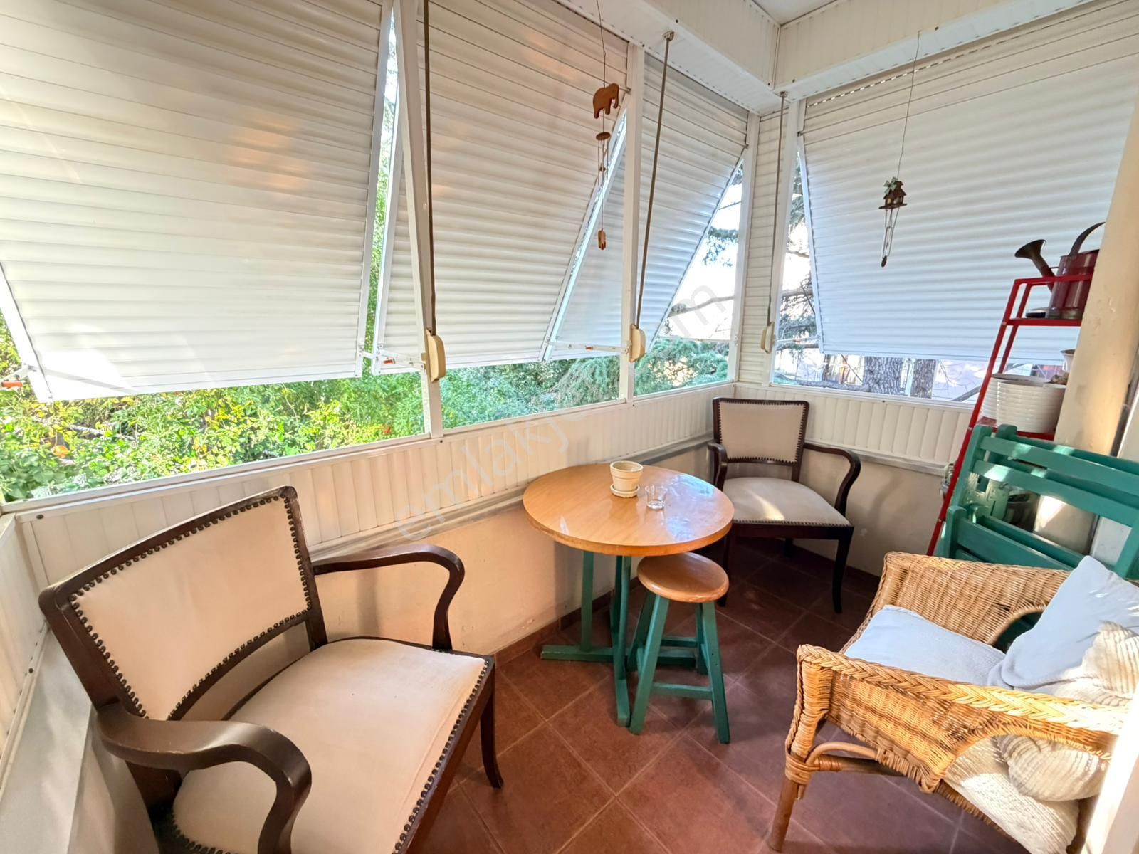 Ulus Merkezi Konumda Caddeye Çok Yakın 2+1 Satılık Daire