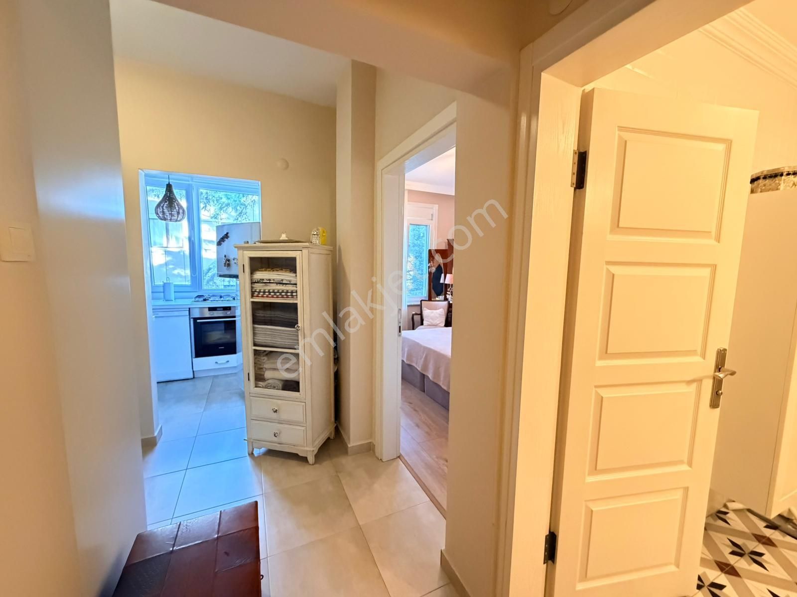 Ulus Merkezi Konumda Caddeye Çok Yakın 2+1 Satılık Daire - Görsel 6