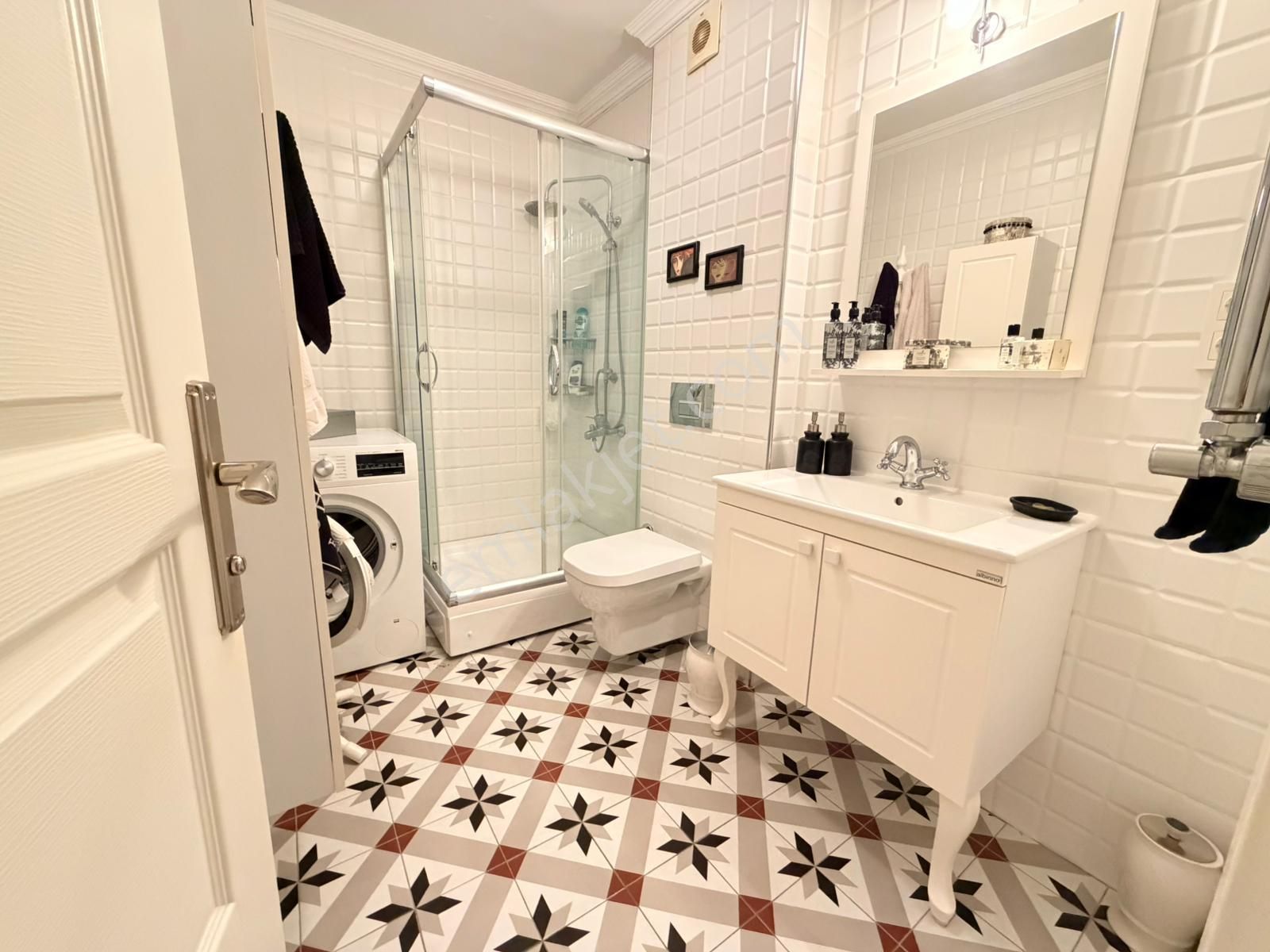 Ulus Merkezi Konumda Caddeye Çok Yakın 2+1 Satılık Daire - Görsel 15