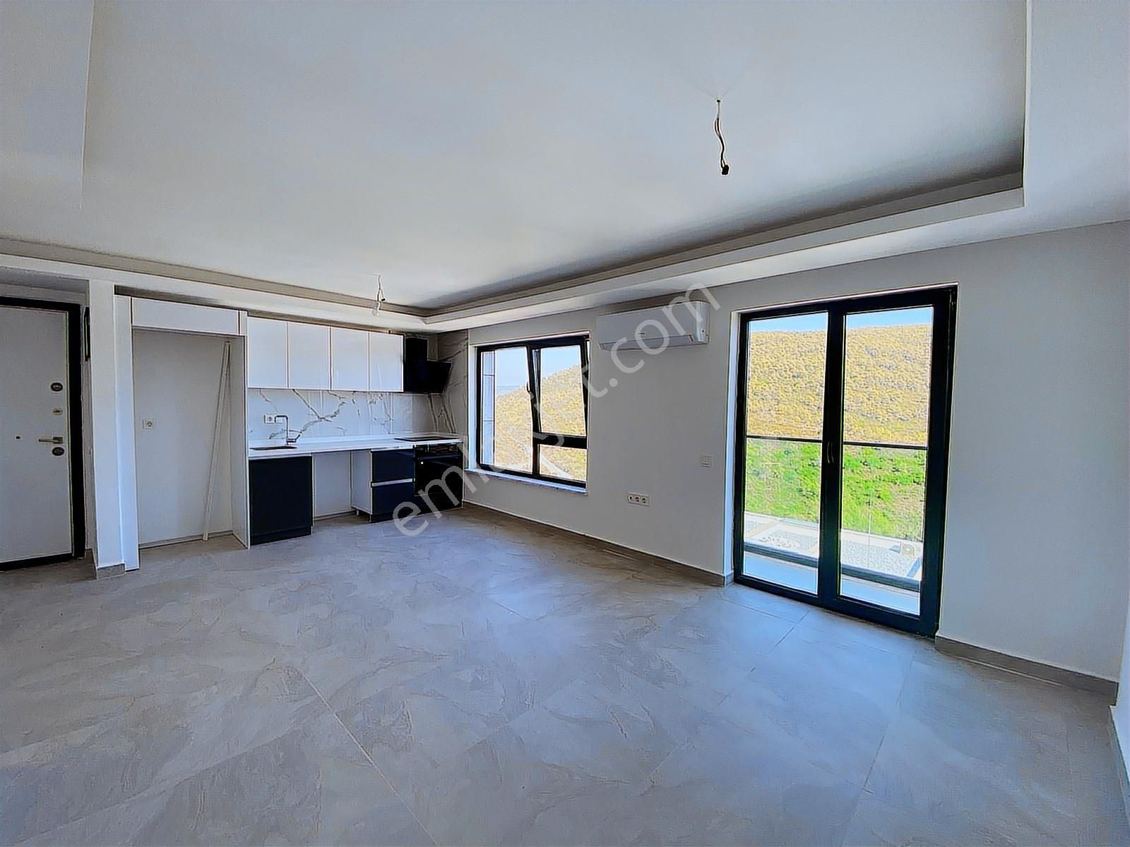 Özel Plajlı Sitede Orman Ve Deniz Manzaralı Daire | Tekce - Görsel 2