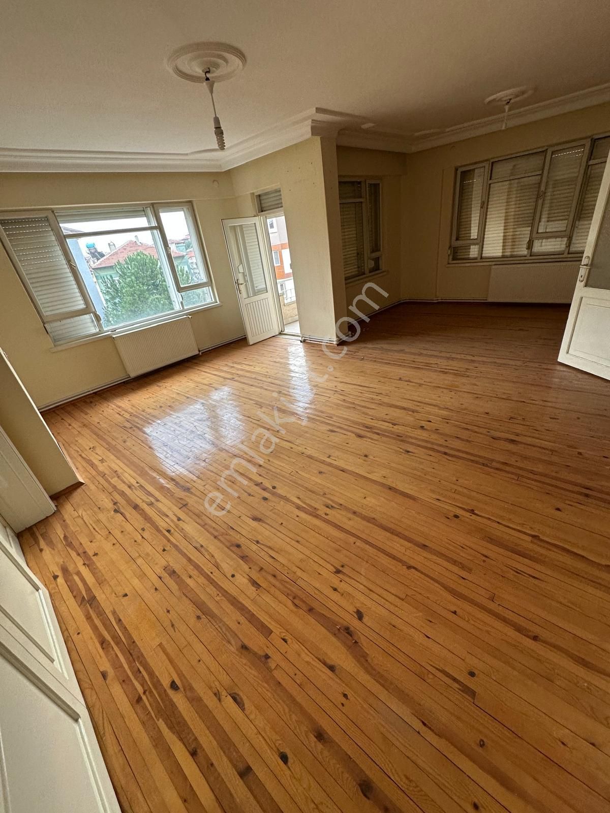 Özmecaz'dan Mehmetçik Mah. 4+1 Arakat Geniş Daire