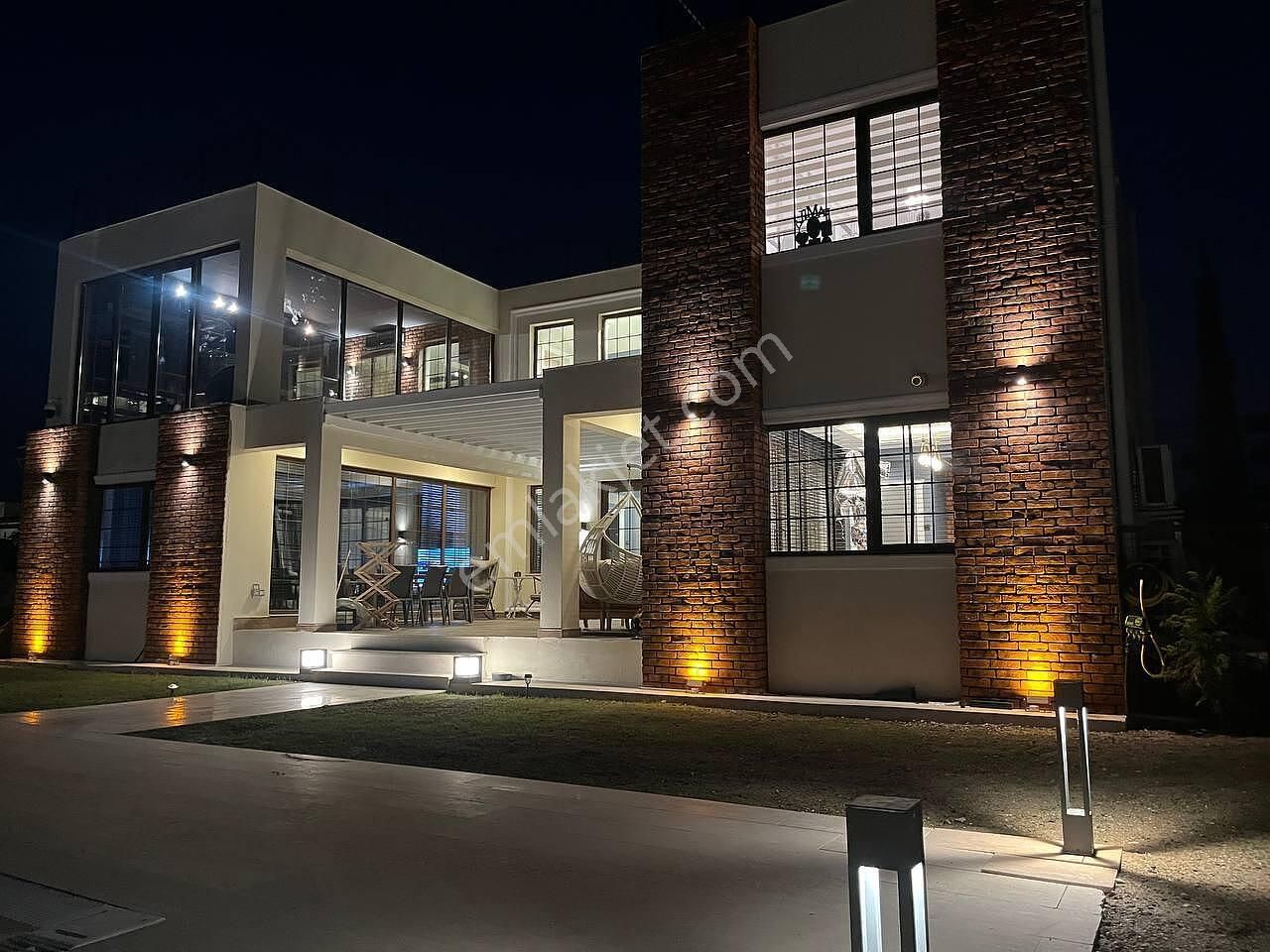 Girne Çatalköy'de Özel Havuzlu Ve Bahçeli Müstakil Villa | Tekce - Görsel 26