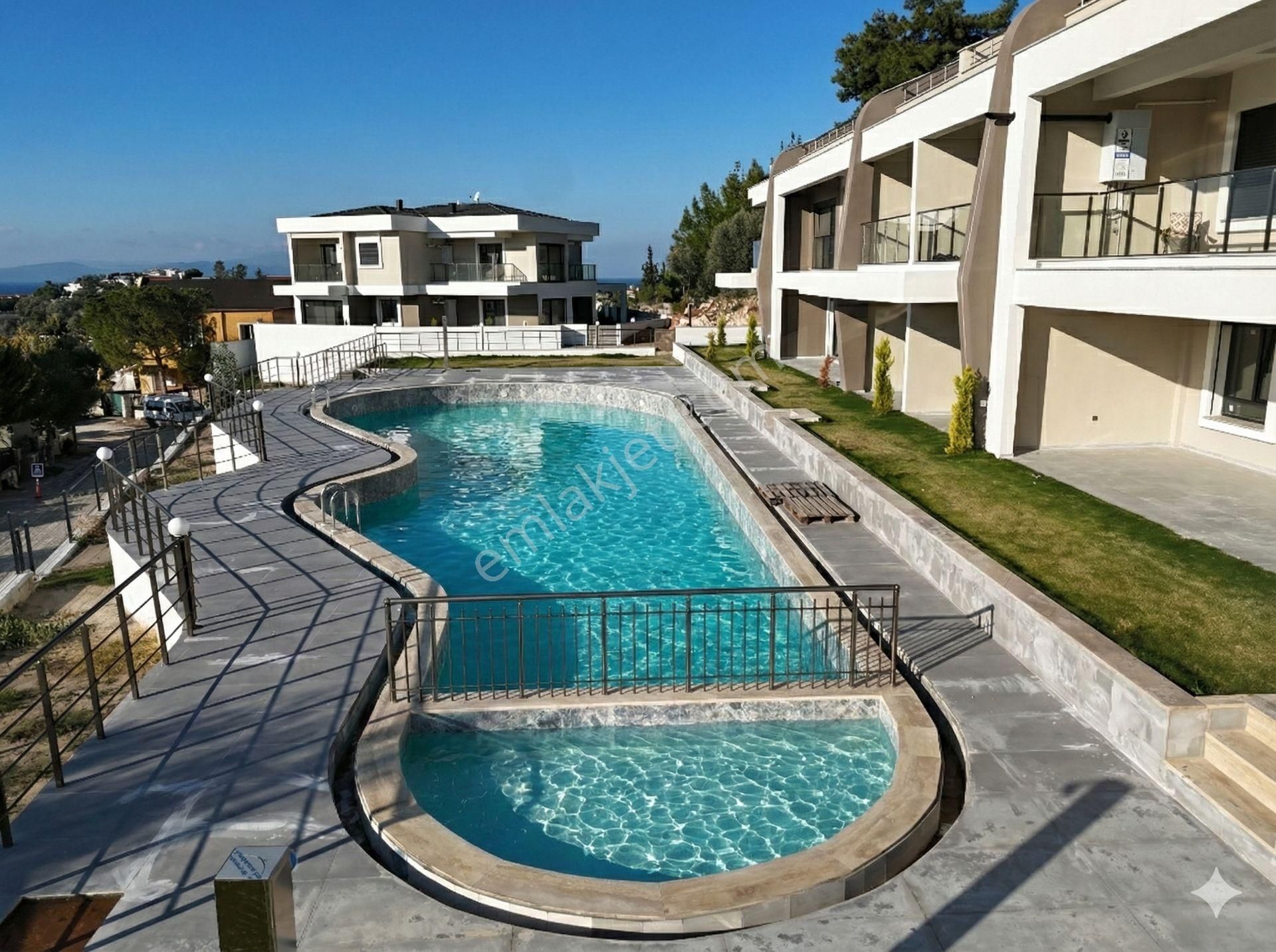 Kadınlar Denizinde Deniz & Havuz Manzaralı Satılılık Daire - Görsel 2