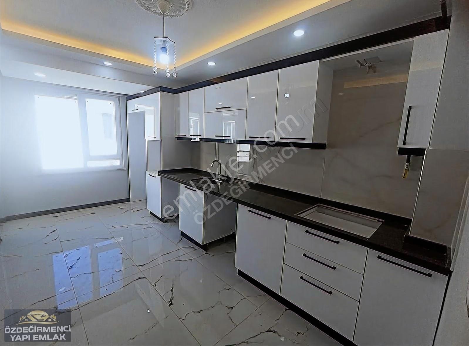 Özdeğirmenci Yapı-emlaktan Satılık 120 M2 2+1 Ler