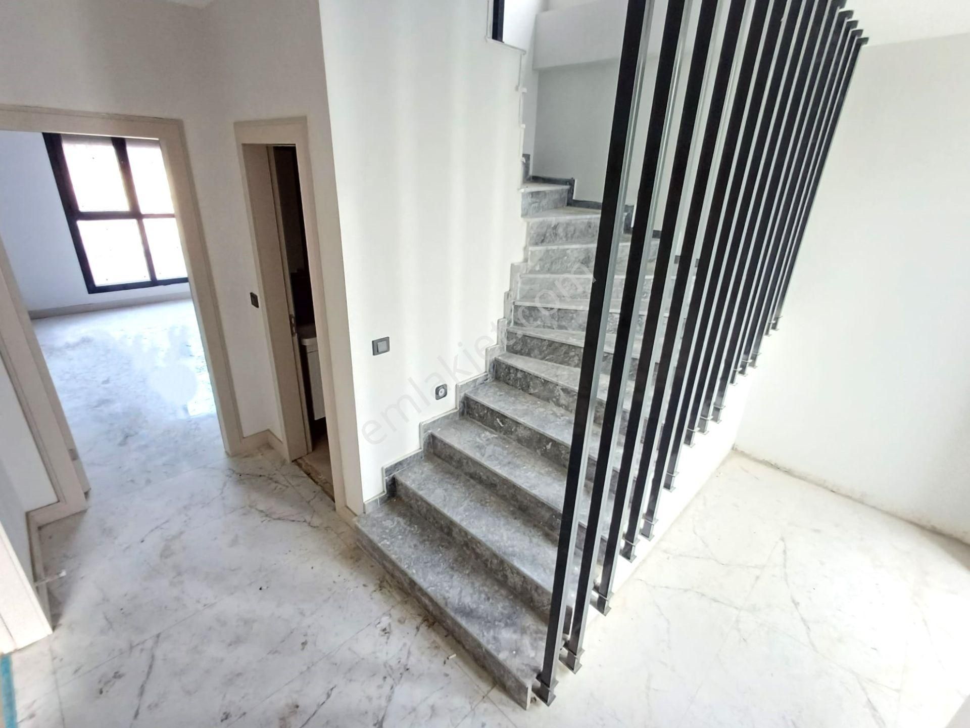 Burhaniye Ören'de Aygülden Sıfır Site İçi,havuzlu,bağımsız,teraslı Yerden Isıtmalı 3+1 Satılık Villa - Görsel 15