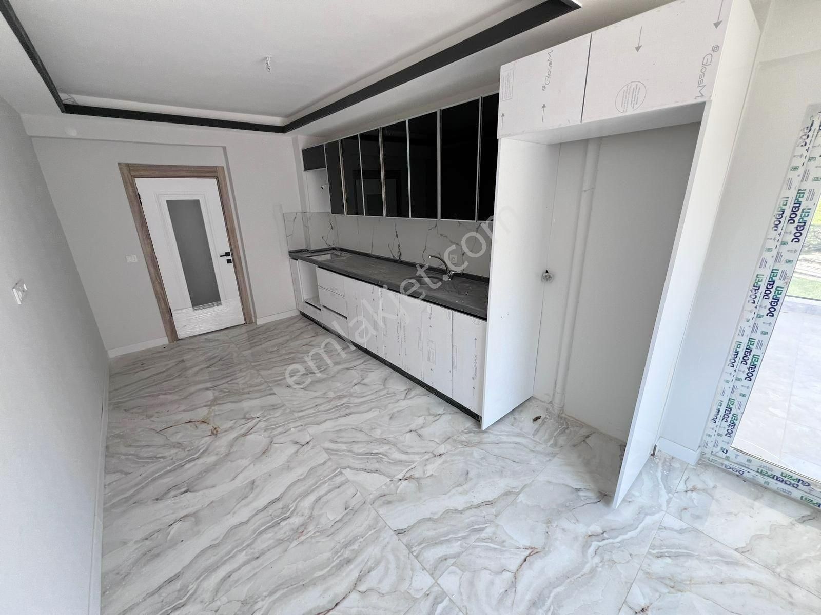Öz Maşallah Dan Sakin Sokakta Modern 3+1 Ev Sıfırr - Görsel 9