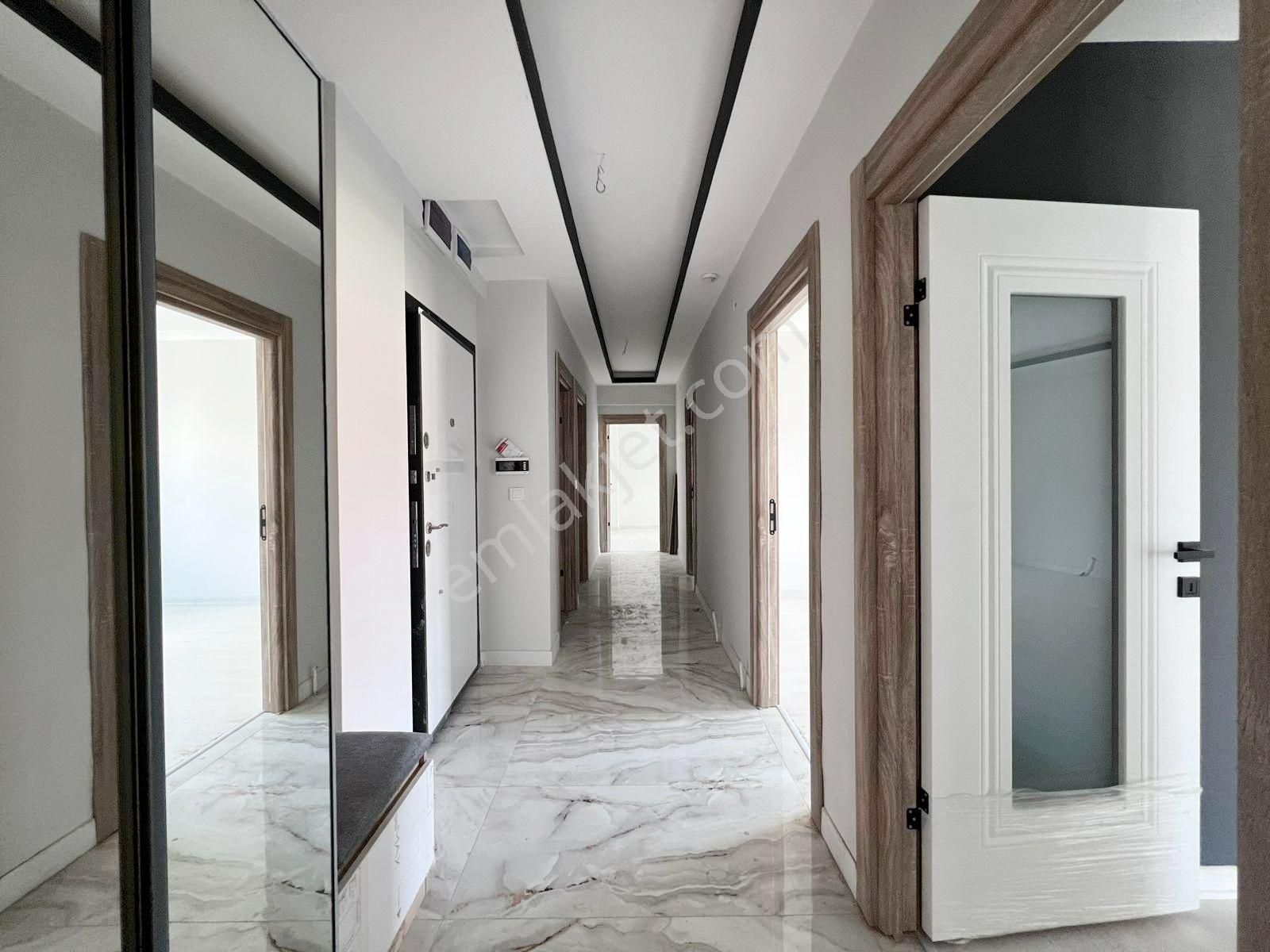 Öz Maşallah Dan Sakin Sokakta Modern 3+1 Ev Sıfırr - Görsel 14