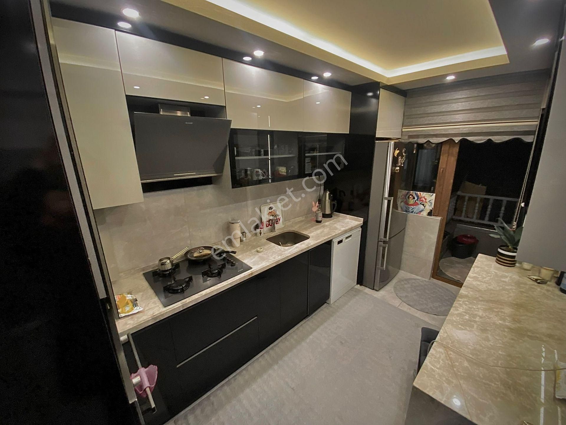 Yayla Mah. Seyitler Caddesinde Lüks Yapılı 3+1 Satılık Daire - Görsel 4