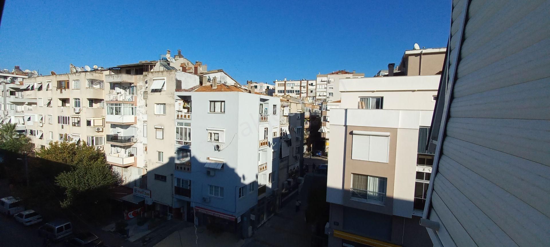 Üçkuyular' Da Ana Caddeye Sahile Çok Yakın Eşyalı Kiralık Daire - Görsel 20