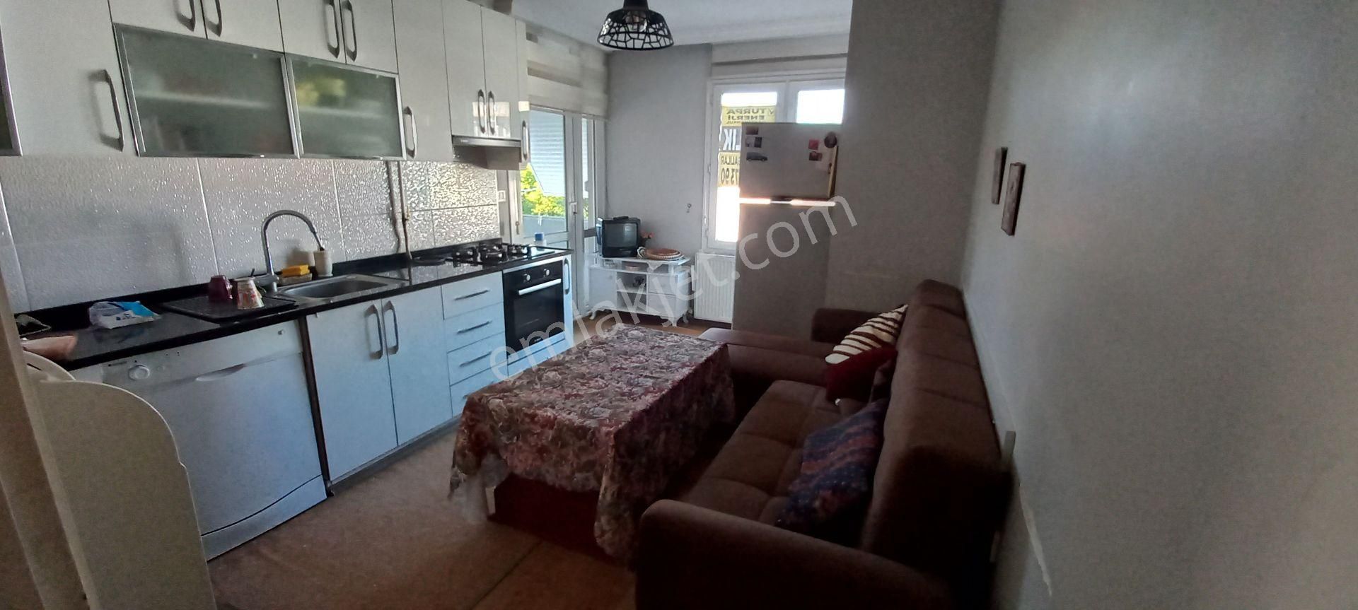 Üçkuyular' Da Ana Caddeye Sahile Çok Yakın Eşyalı Kiralık Daire - Görsel 5